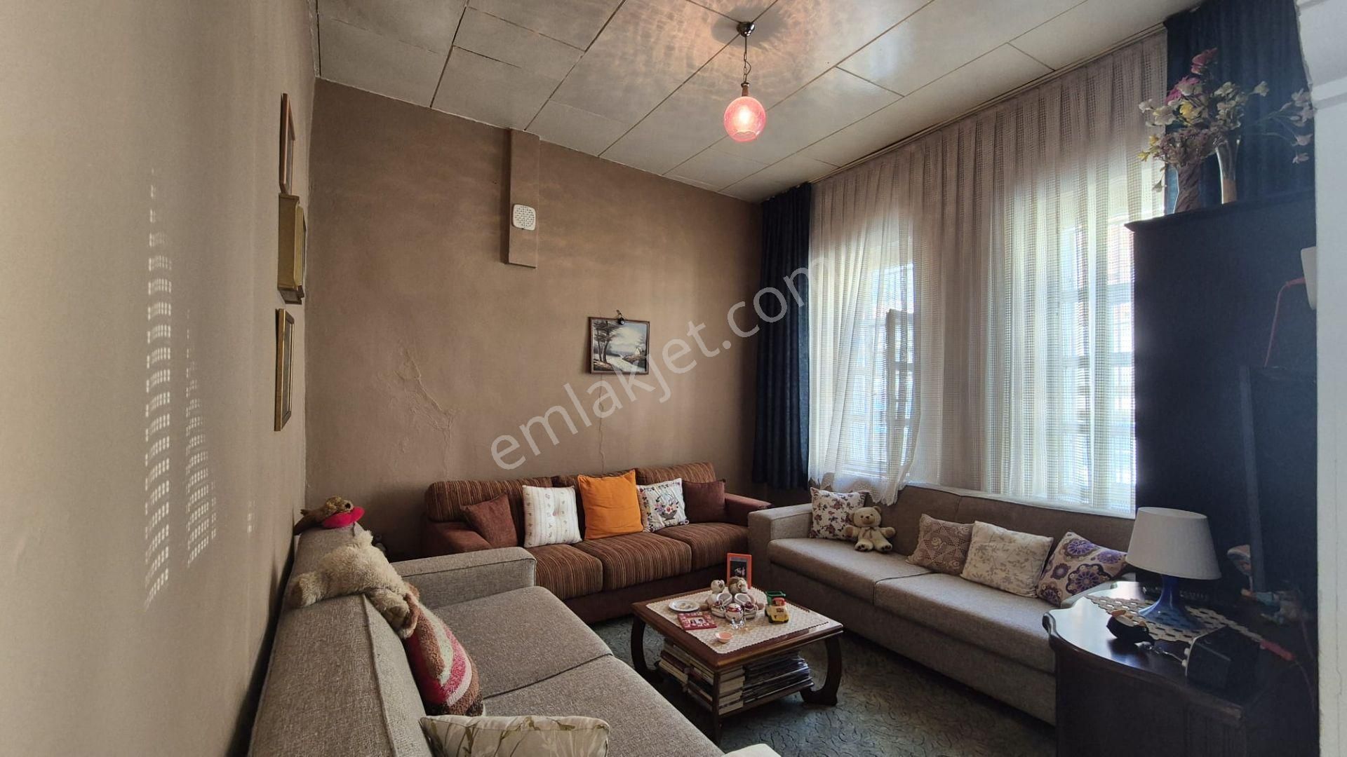 İzmir Konak Tatar Mahallesinde 3 Katlı Müstakil Satılık Rumevi - Görsel 8