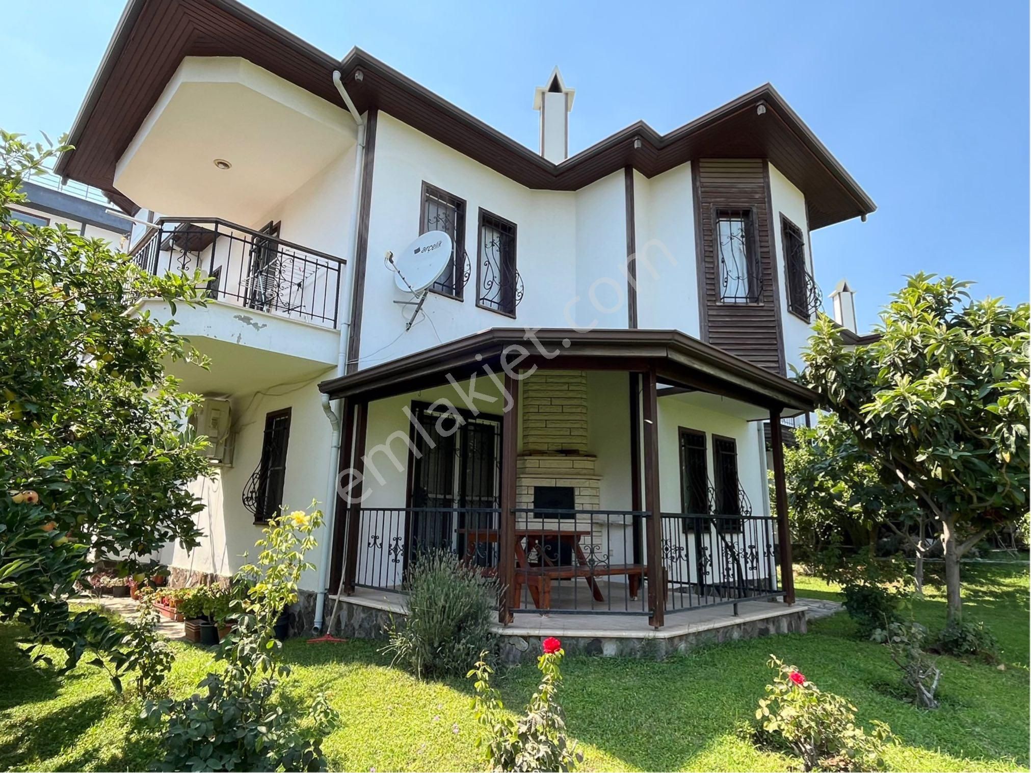 Güçkü Kardeşler Altınoluk Merkezde Muhteşem Rasarım 4+1 Villa - Görsel 2