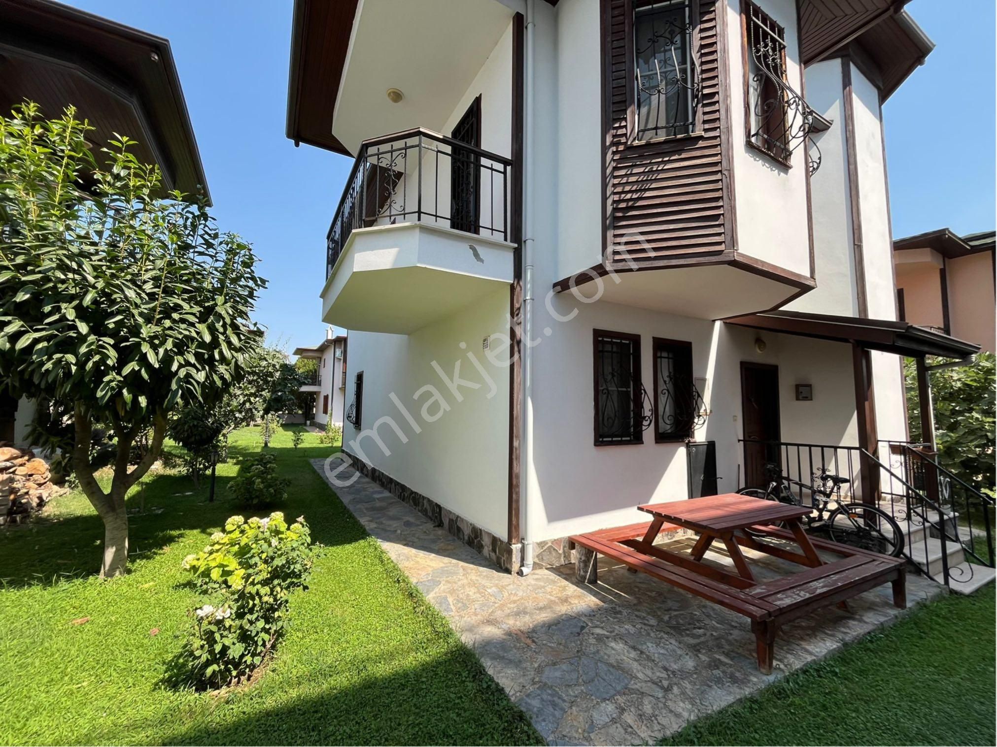 Güçkü Kardeşler Altınoluk Merkezde Muhteşem Rasarım 4+1 Villa - Görsel 7