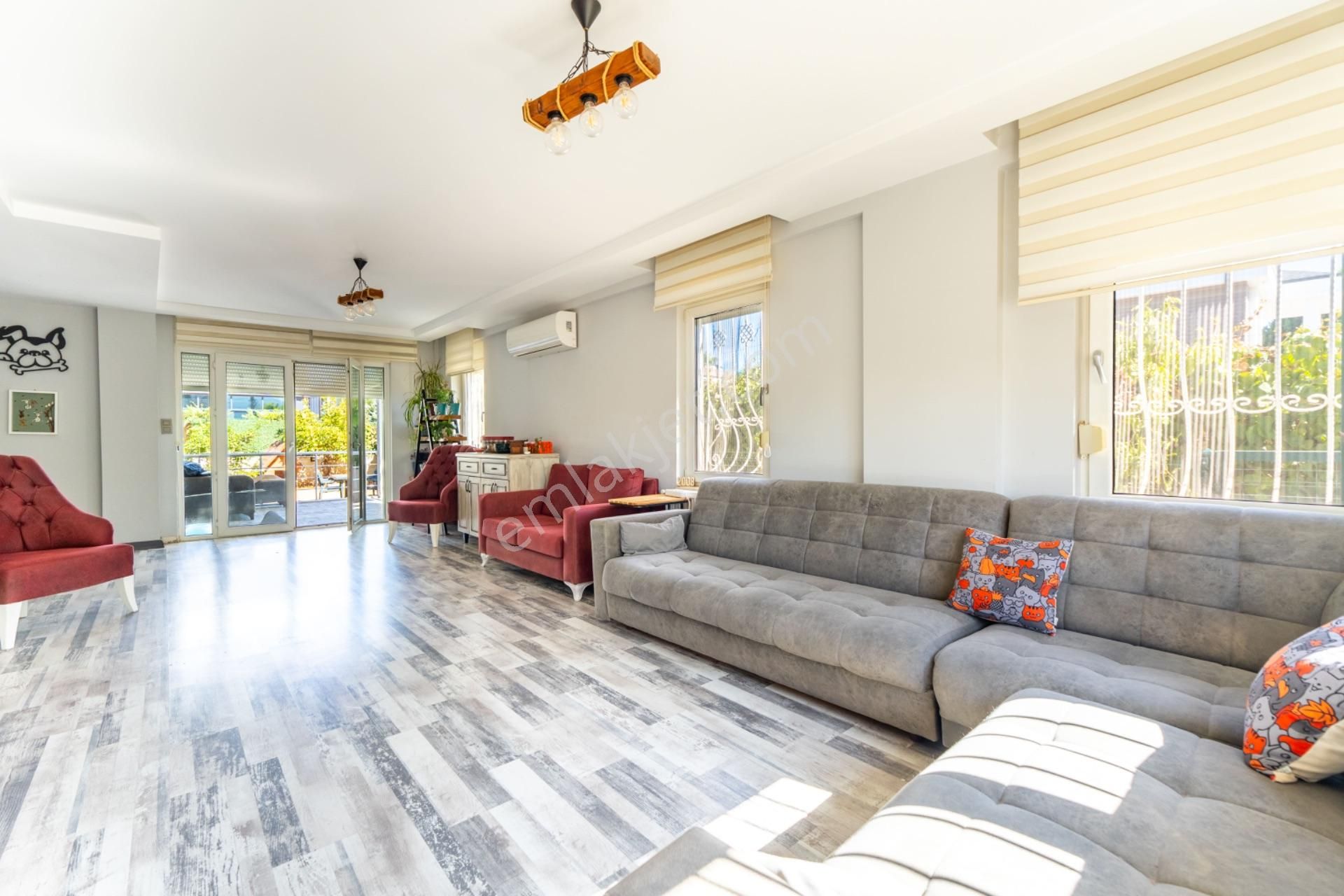 Döşemealtı Yeşilbayırda 5+1 Müstakil Trıplex Villa - Görsel 22