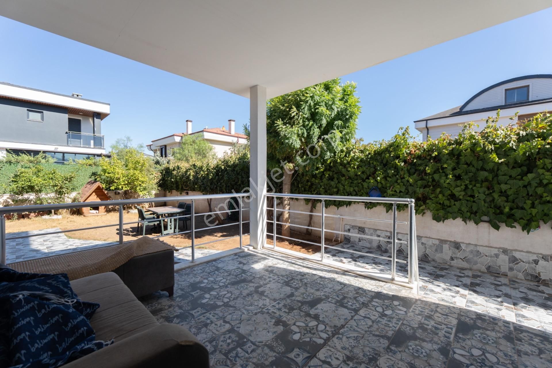 Döşemealtı Yeşilbayırda 5+1 Müstakil Trıplex Villa - Görsel 24