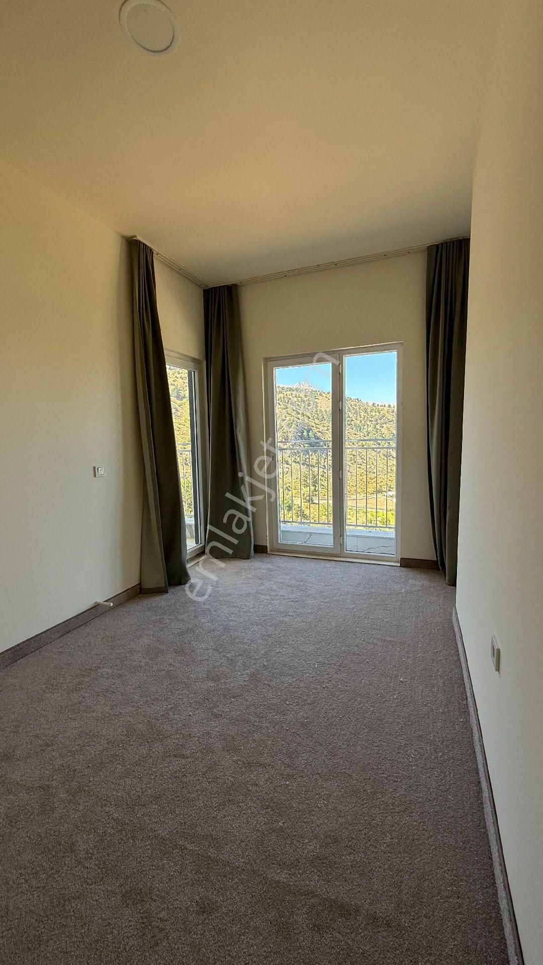 Feslikanda Doğa İle İç İçe Lüks Villa 3+1 Sıfır Dublex Eşyalı - Görsel 29