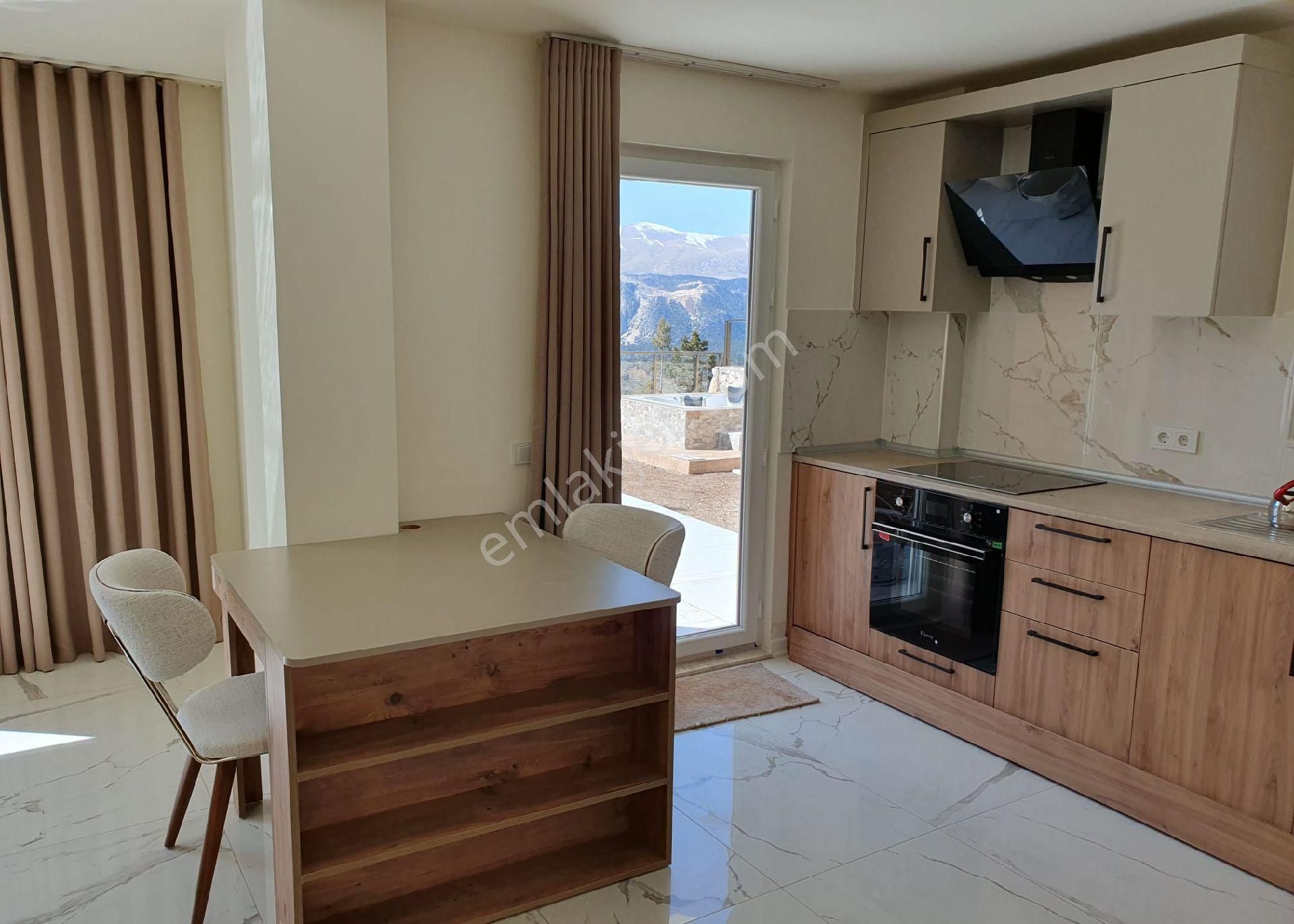 Feslikanda Doğa İle İç İçe Lüks Villa 3+1 Sıfır Dublex Eşyalı - Görsel 13