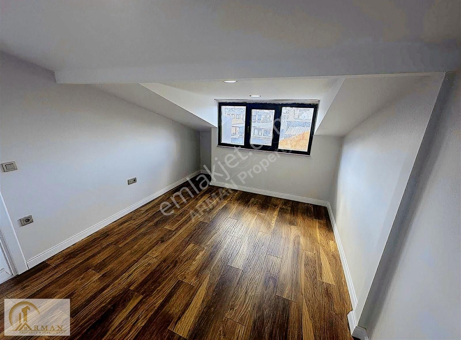 Beşiktaş Dikilitaş'ta Satılık 3+2 Dubleks Daire