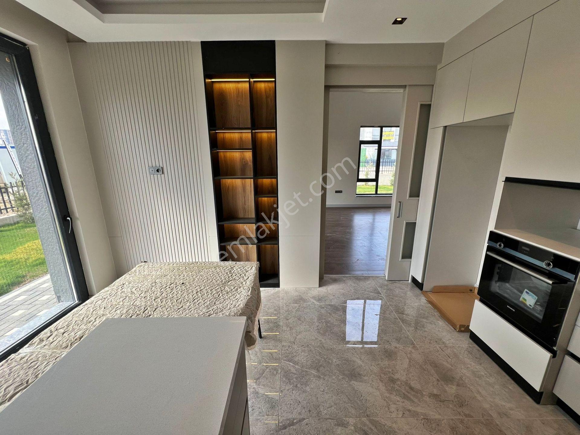 Bağlıca Mahallesi'nde Satılık 4+1 Kapalı Otoparklı Full Yapılı Villa - Görsel 5
