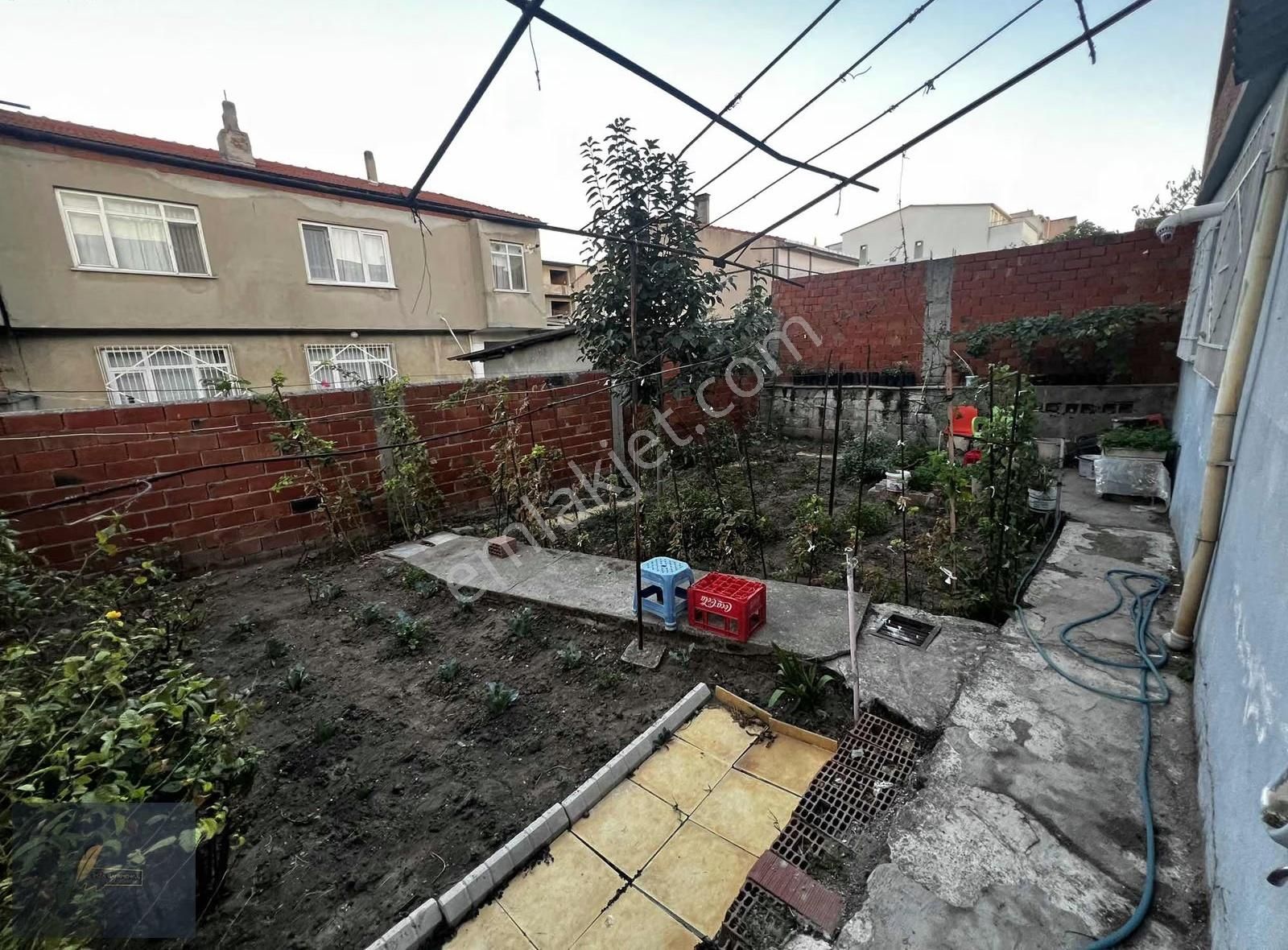 Esentepe Mahallesinde Satılık Müstakil Ev Ve Arsası - Görsel 9