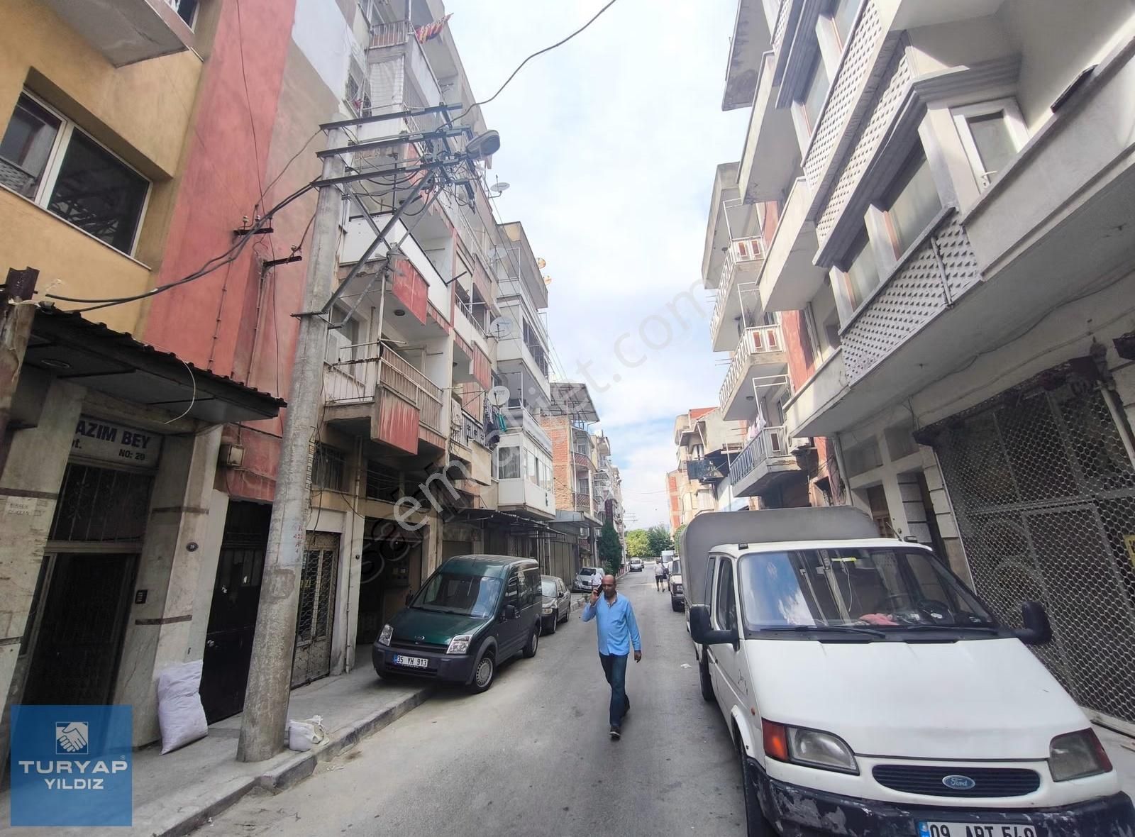 Konak Yenidoğan Mahallesi Satılık 3+1 130 M2 Daire - Görsel 3