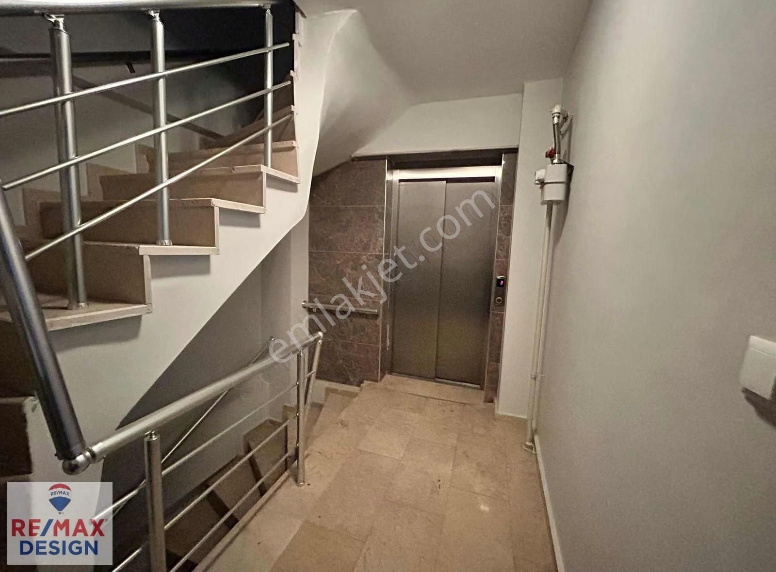 Remax Desıgn'dan Adapazarı Merkezde 3+1 Kiralık Sıfır Daire - Görsel 3