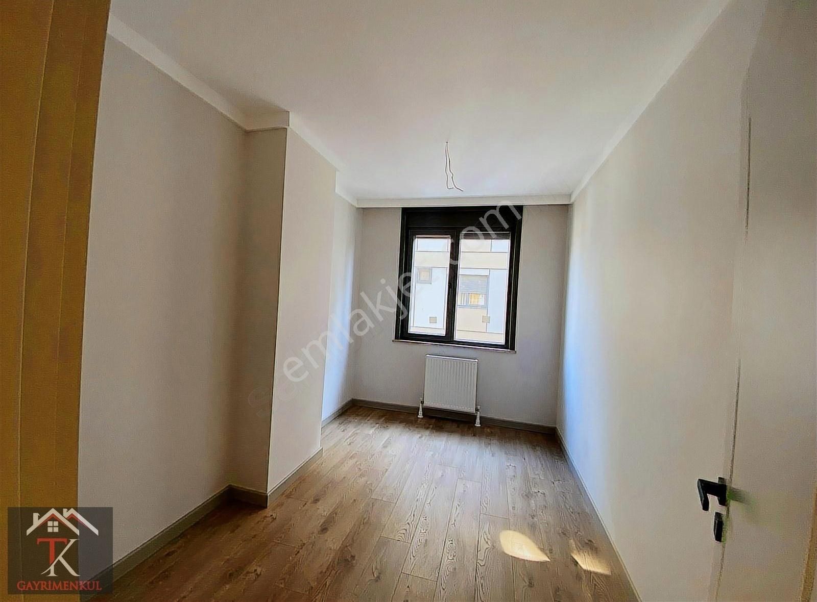 Tk'dan Feneryolunda Caddeye Bir Paralel Cam Balkonlu 120m2 3+1 - Görsel 35