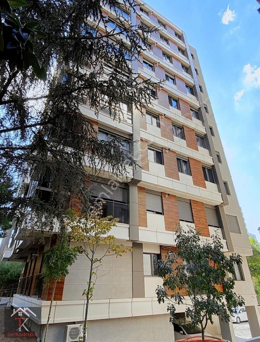 Tk'dan Feneryolunda Caddeye Bir Paralel Cam Balkonlu 120m2 3+1 - Görsel 15