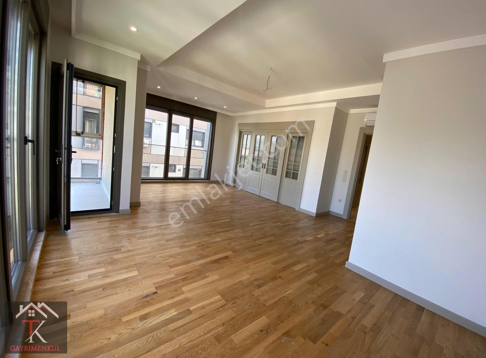 Tk'dan Feneryolunda Caddeye Bir Paralel Cam Balkonlu 120m2 3+1 - Görsel 29