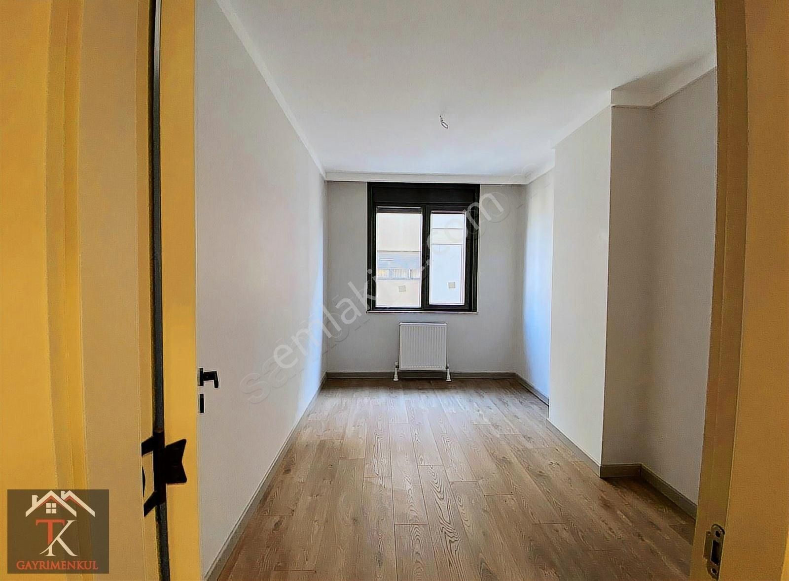 Tk'dan Feneryolunda Caddeye Bir Paralel Cam Balkonlu 120m2 3+1 - Görsel 13