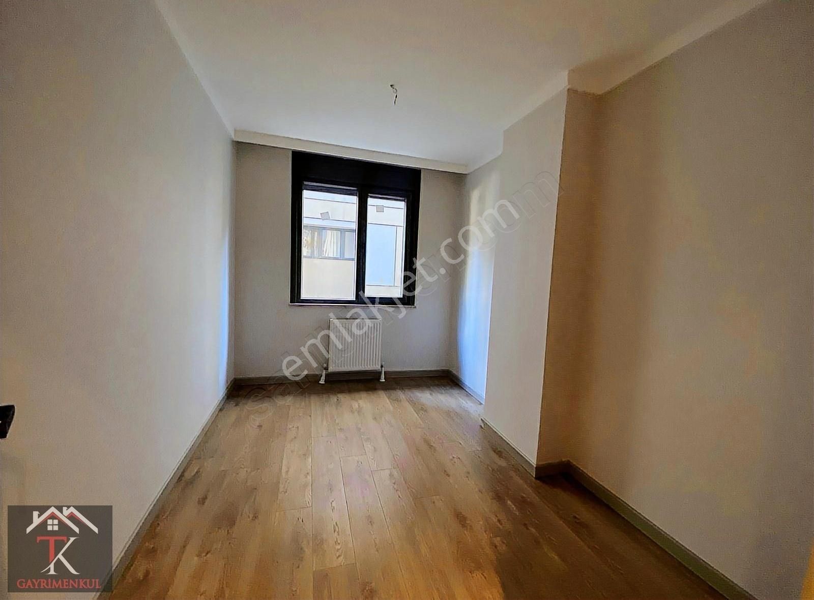 Tk'dan Feneryolunda Caddeye Bir Paralel Cam Balkon 95m2 Net 3+1 - Görsel 30
