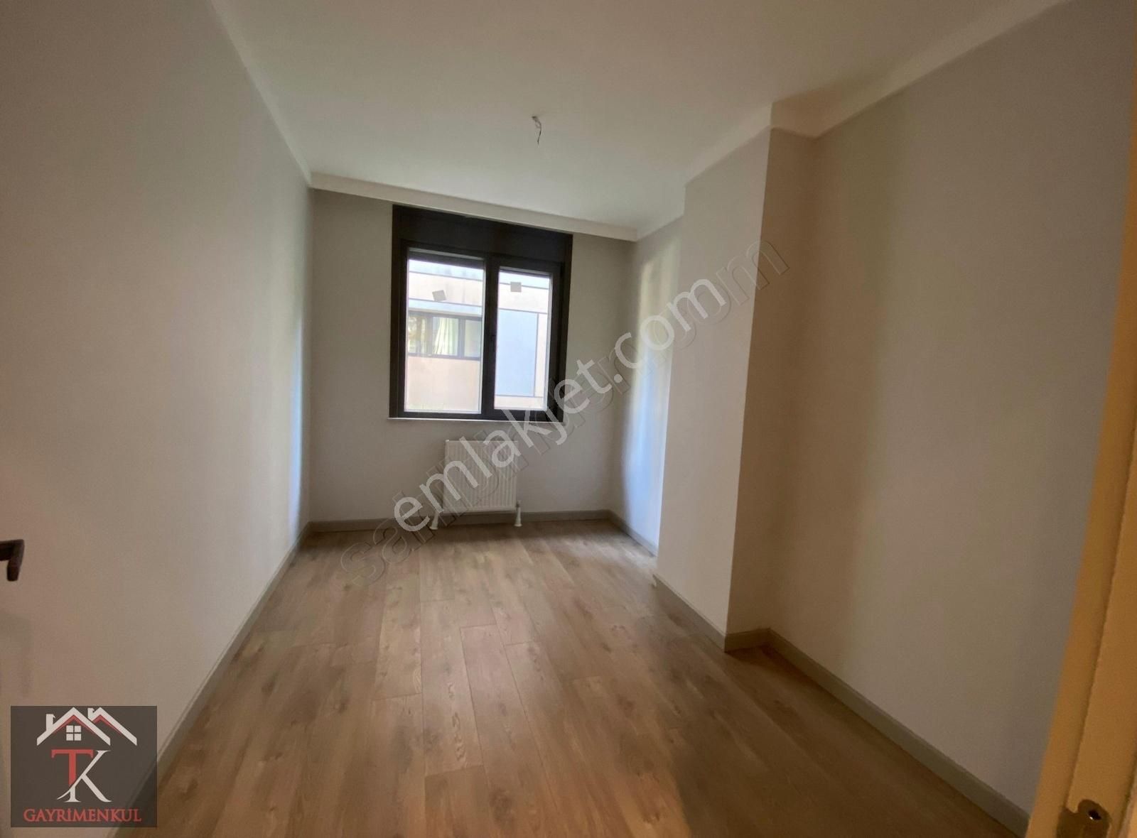 Tk'dan Feneryolunda Caddeye Bir Paralel Cam Balkon 95m2 Net 3+1 - Görsel 24