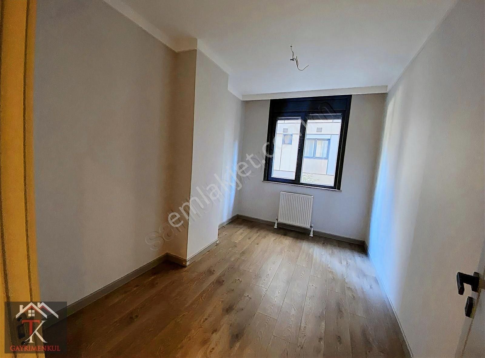 Tk'dan Feneryolunda Caddeye Bir Paralel Cam Balkon 95m2 Net 3+1 - Görsel 31