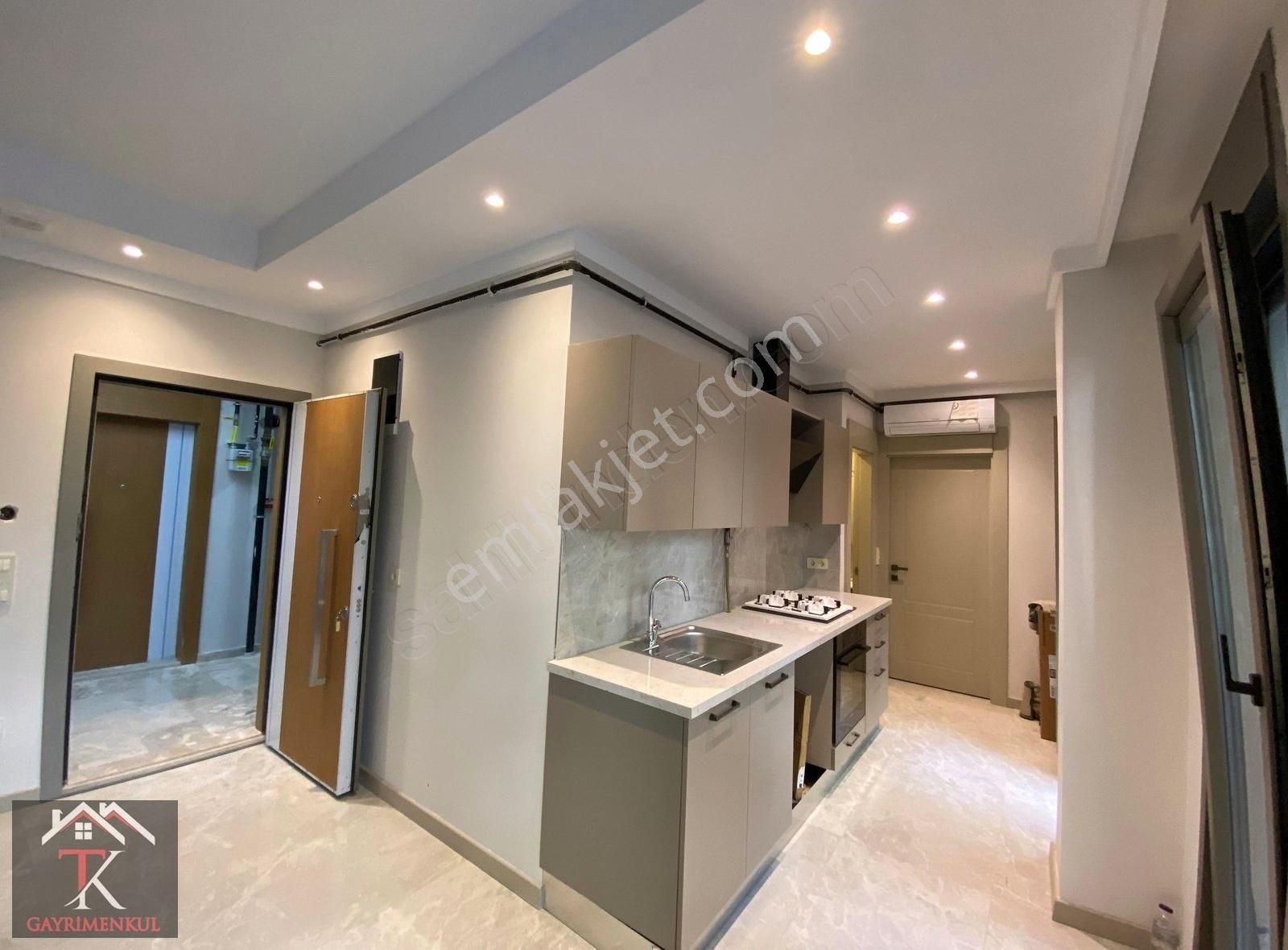 Tk'dan Feneryolunda Caddeye Bir Paralel Şerefiyeli 1+1 - Görsel 19