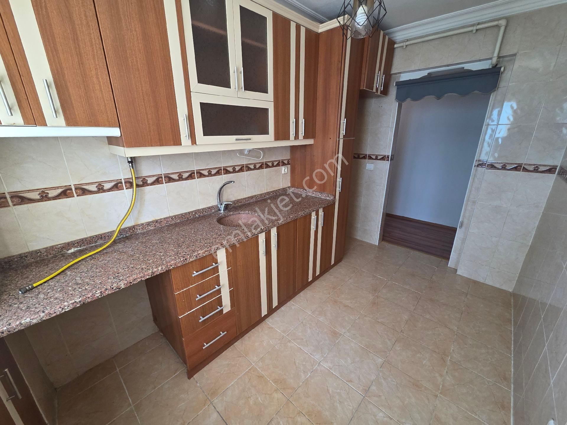 Ege Üni Ve İzmir Türk Koleji Yakını 3+1 Geniş Doğalgazlı Kiralık Daire - Görsel 24