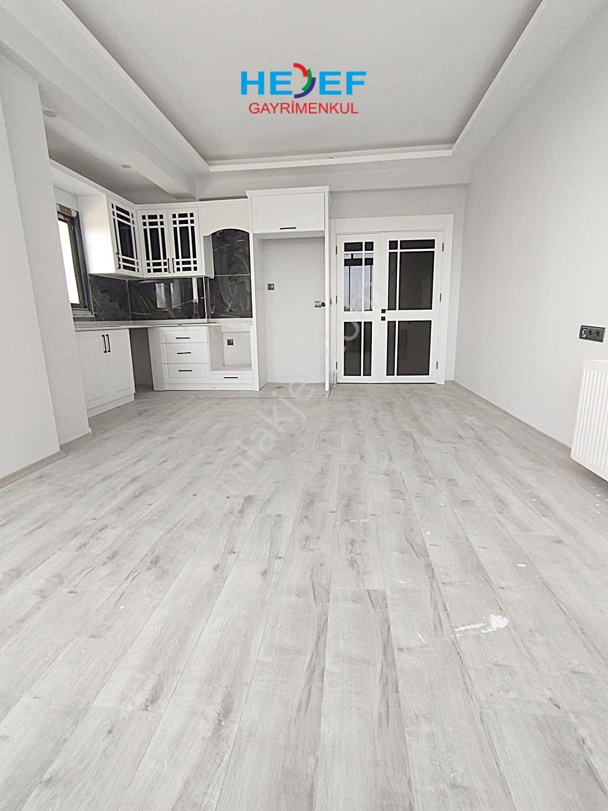 Hedef'ten Akdeniz Mah'de Site İçi Kiracılı Havuzlu 2+1 Daire - Görsel 3