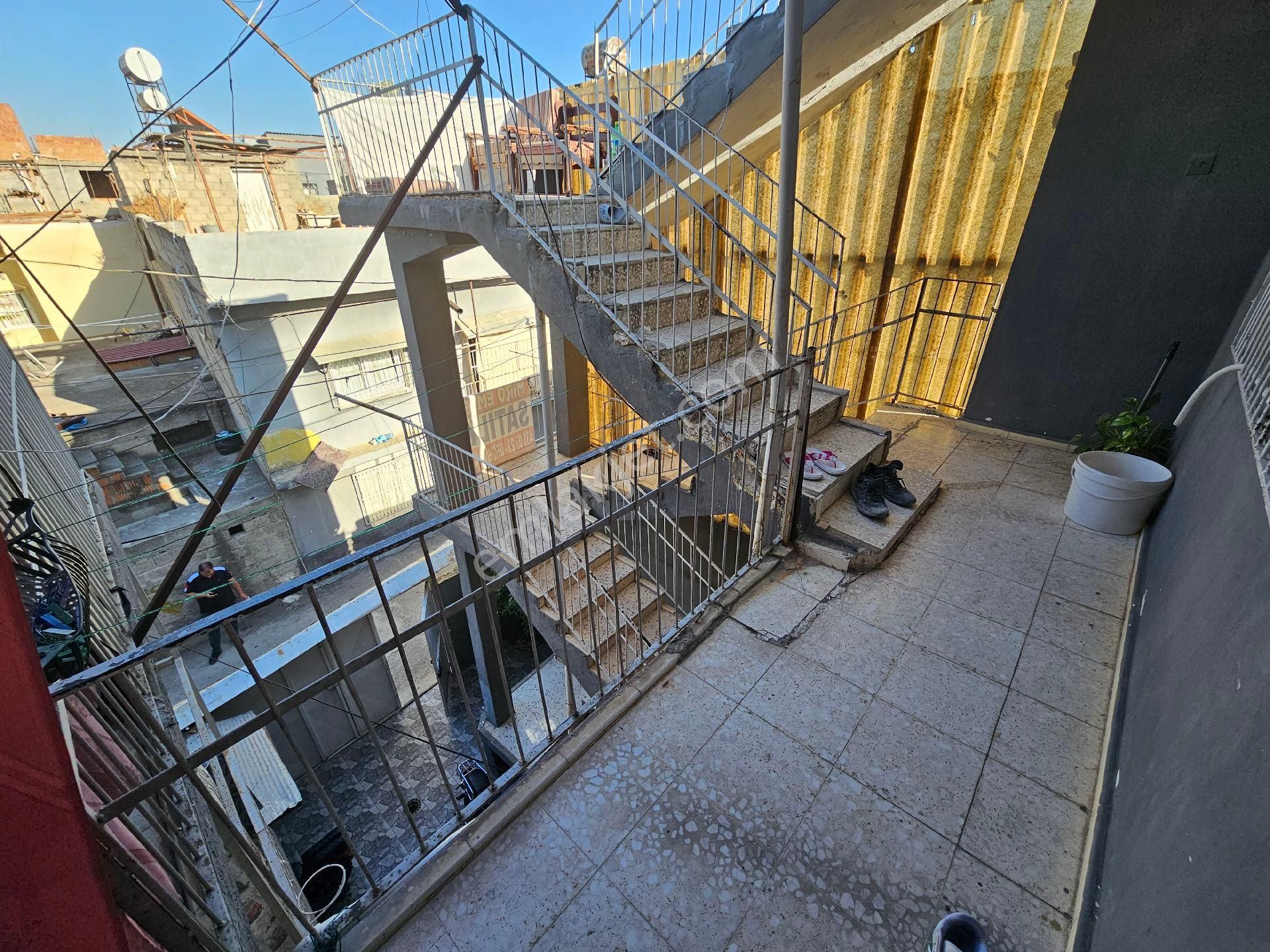 Seyhan Da Gülpınar Mhkıbrıs Cadesine Yakın110 Mt 3 Katlımüstakil Ev - Görsel 5