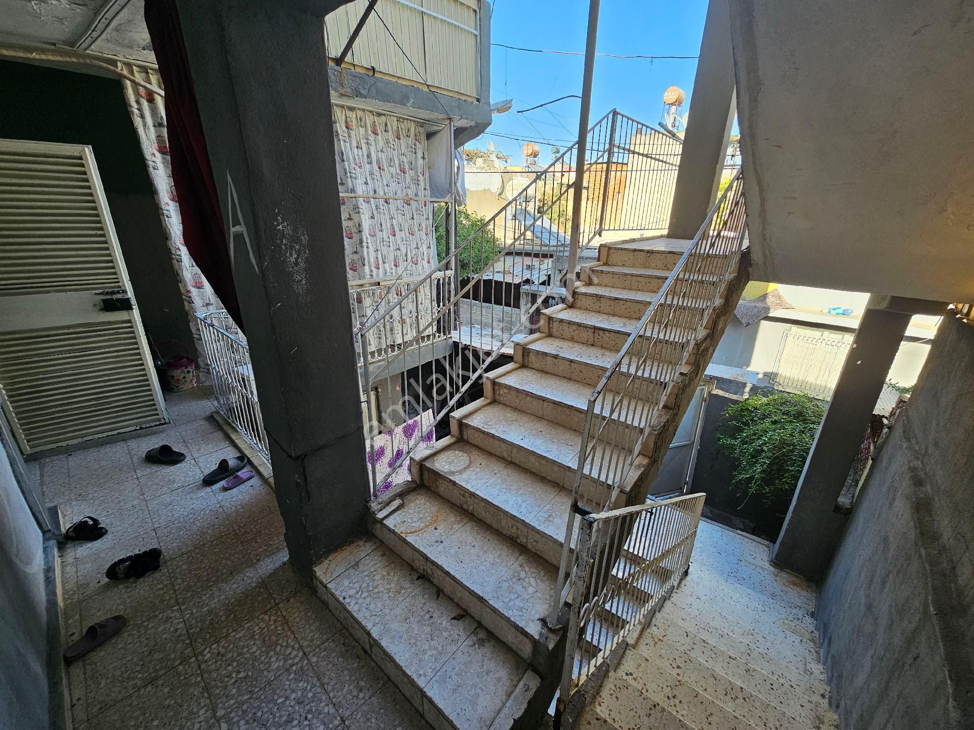 Seyhan Da Gülpınar Mhkıbrıs Cadesine Yakın110 Mt 3 Katlımüstakil Ev - Görsel 11