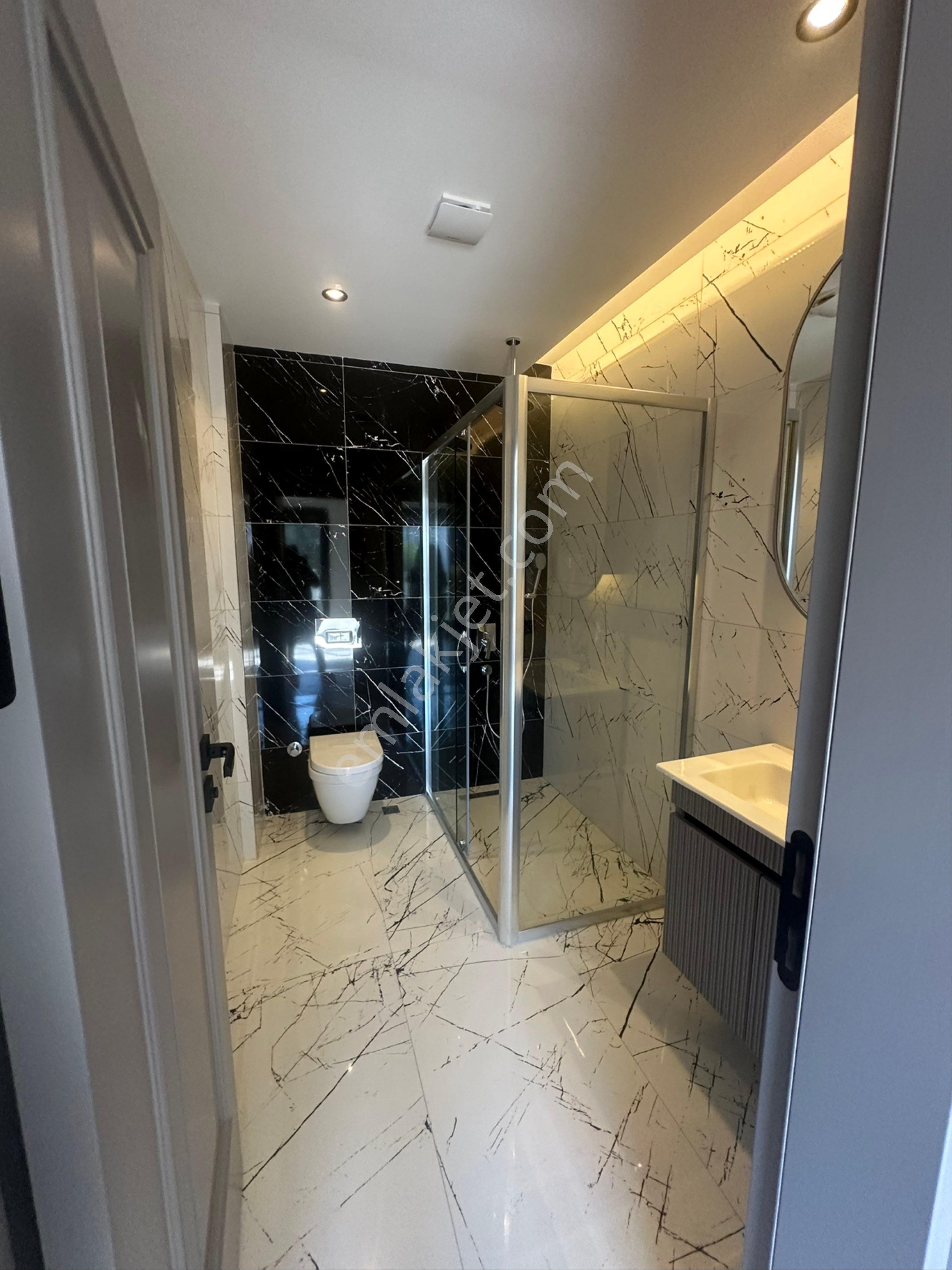 Kuşadasında Kadınlar Denizi Modern Yapı Daire Satılıktır - Görsel 11