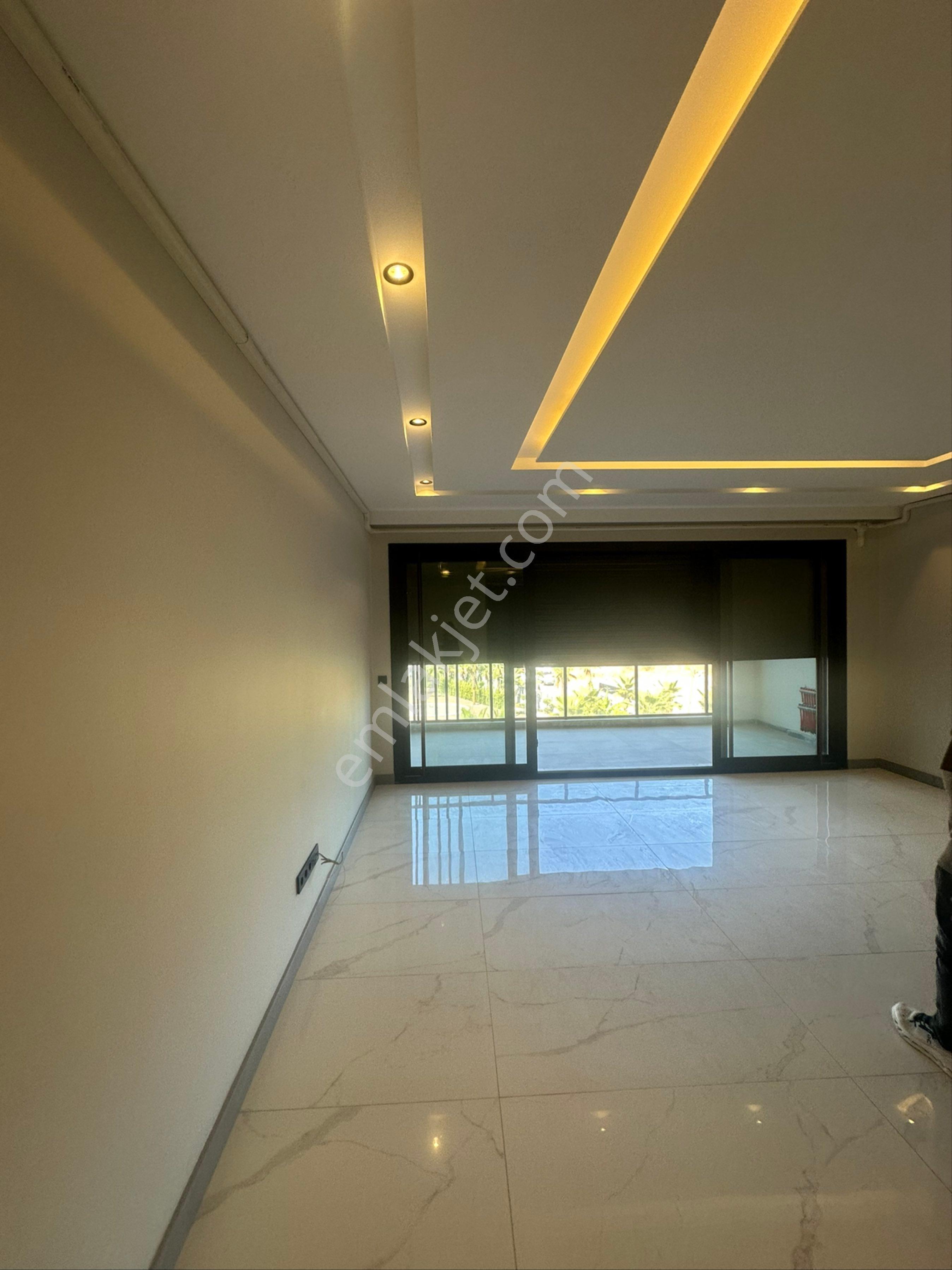 Kuşadasında Kadınlar Denizi Modern Yapı Daire Satılıktır - Görsel 18