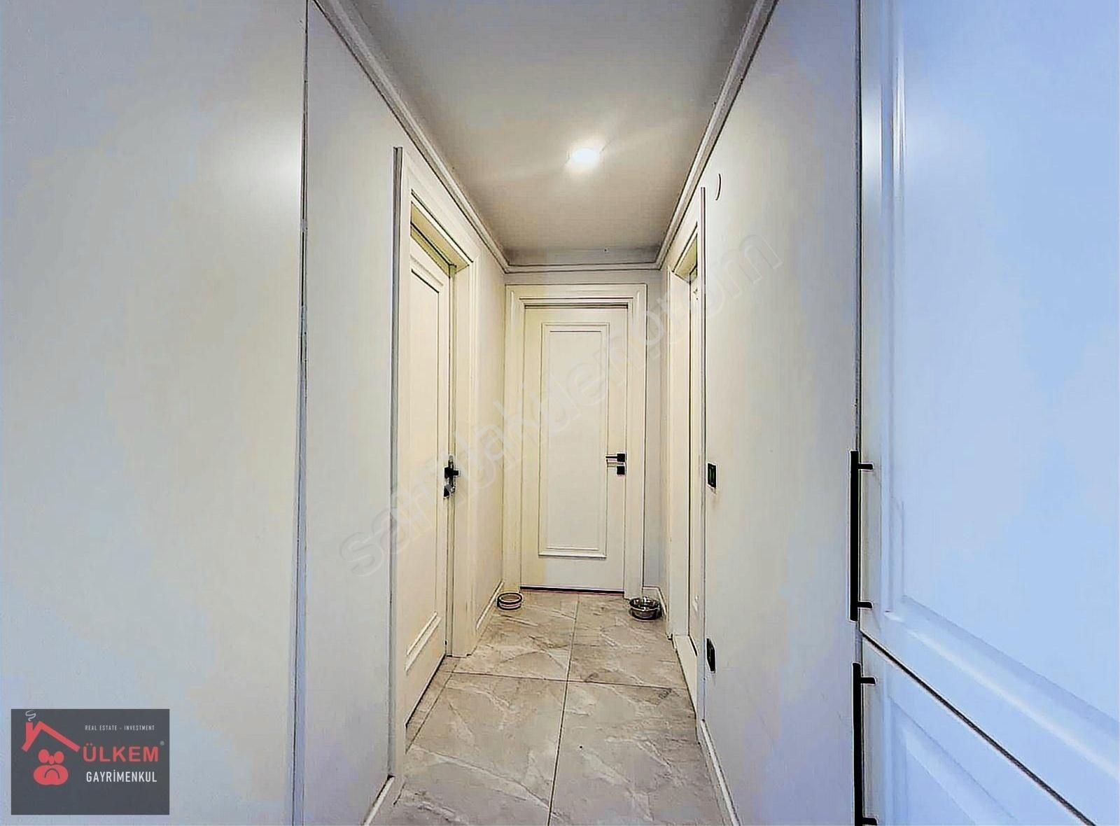 Kuşadası Merkez'de 2+1 Doğalgazlı 100 M2 Arakat Köşe Daire - Görsel 5