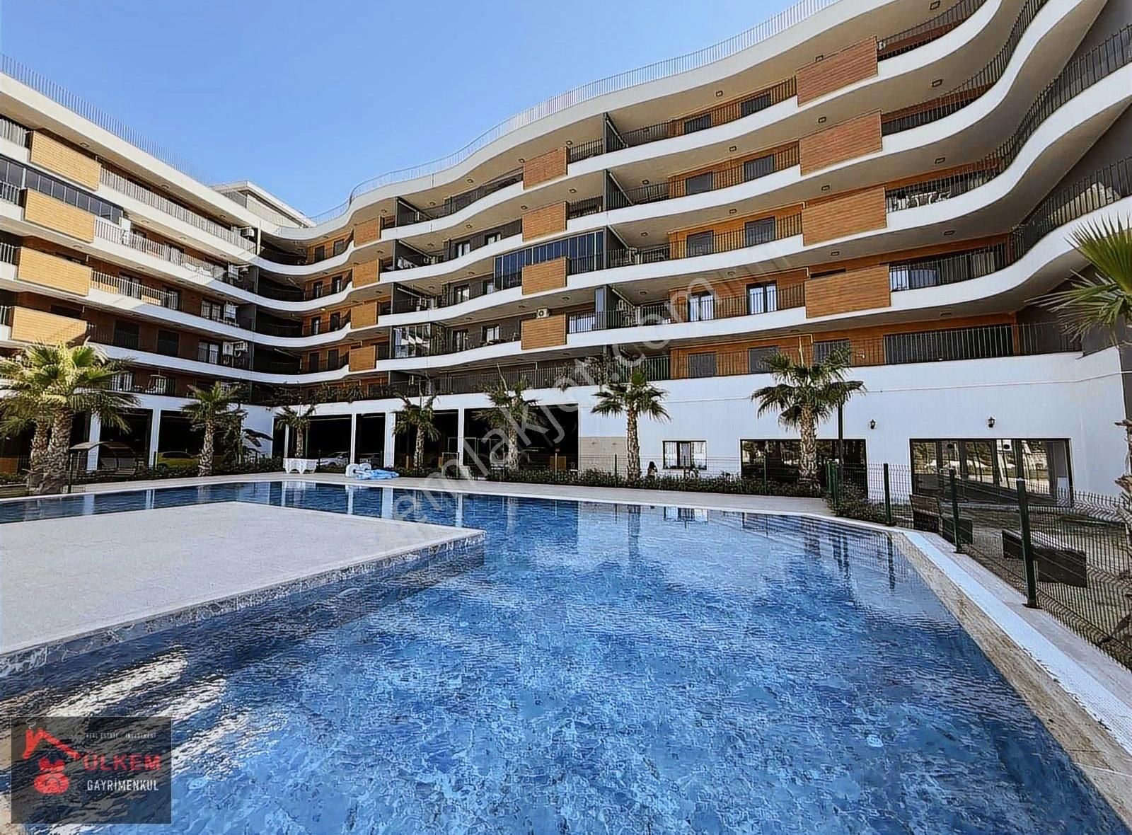 Kuşadası Merkez'de 2+1 Doğalgazlı 100 M2 Arakat Köşe Daire - Görsel 15