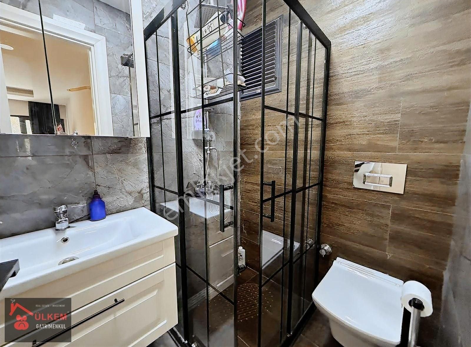 Kuşadası Merkez'de 2+1 Doğalgazlı 100 M2 Arakat Köşe Daire - Görsel 9