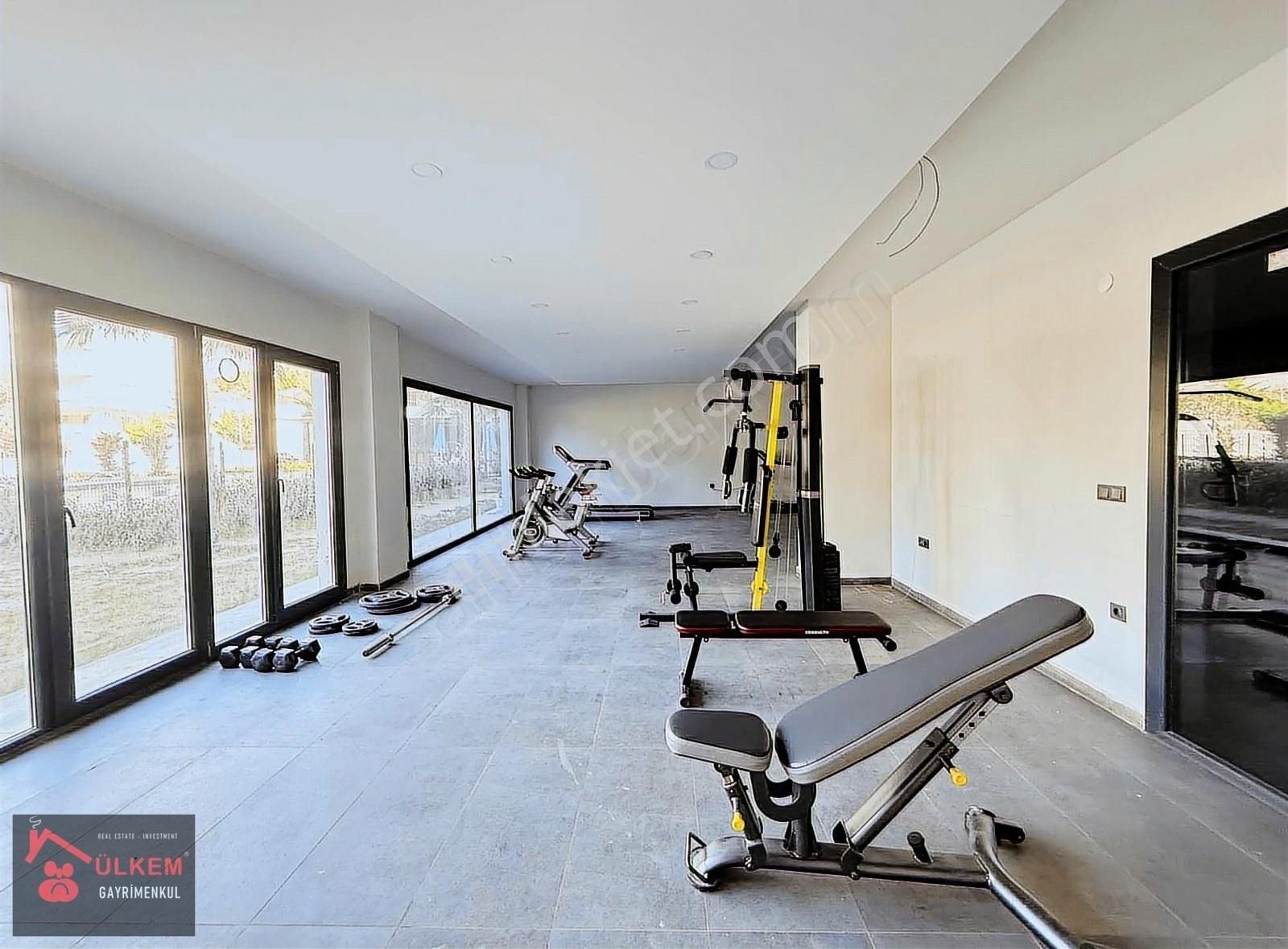 Kuşadası Merkez'de 2+1 Doğalgazlı 100 M2 Arakat Köşe Daire - Görsel 3