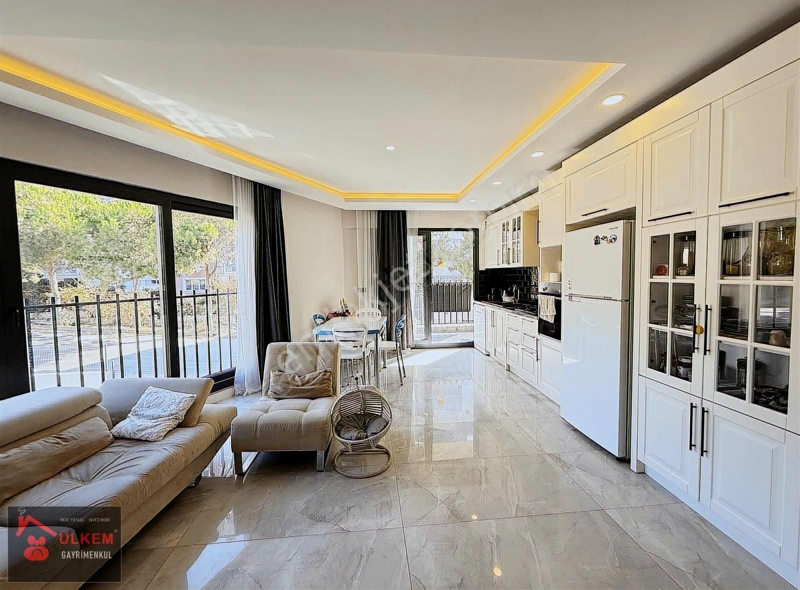 Kuşadası Merkez'de 2+1 Doğalgazlı 100 M2 Arakat Köşe Daire - Görsel 33