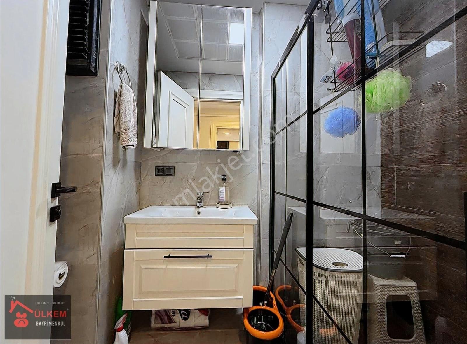 Kuşadası Merkez'de 2+1 Doğalgazlı 100 M2 Arakat Köşe Daire - Görsel 17