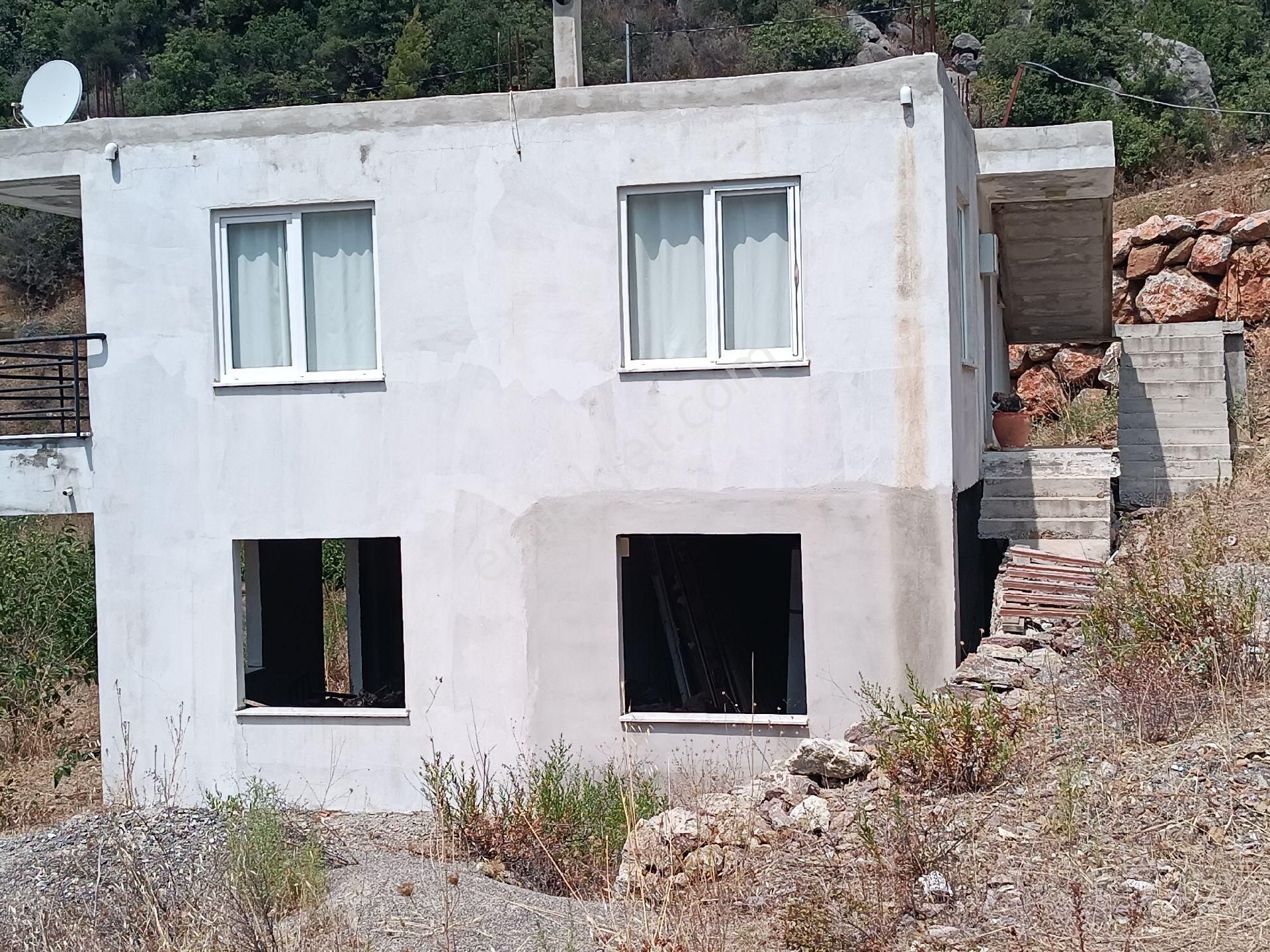 Alanya Çamlıca'da İçinde 2 Katlı Ev Ve Tarla - Görsel 9