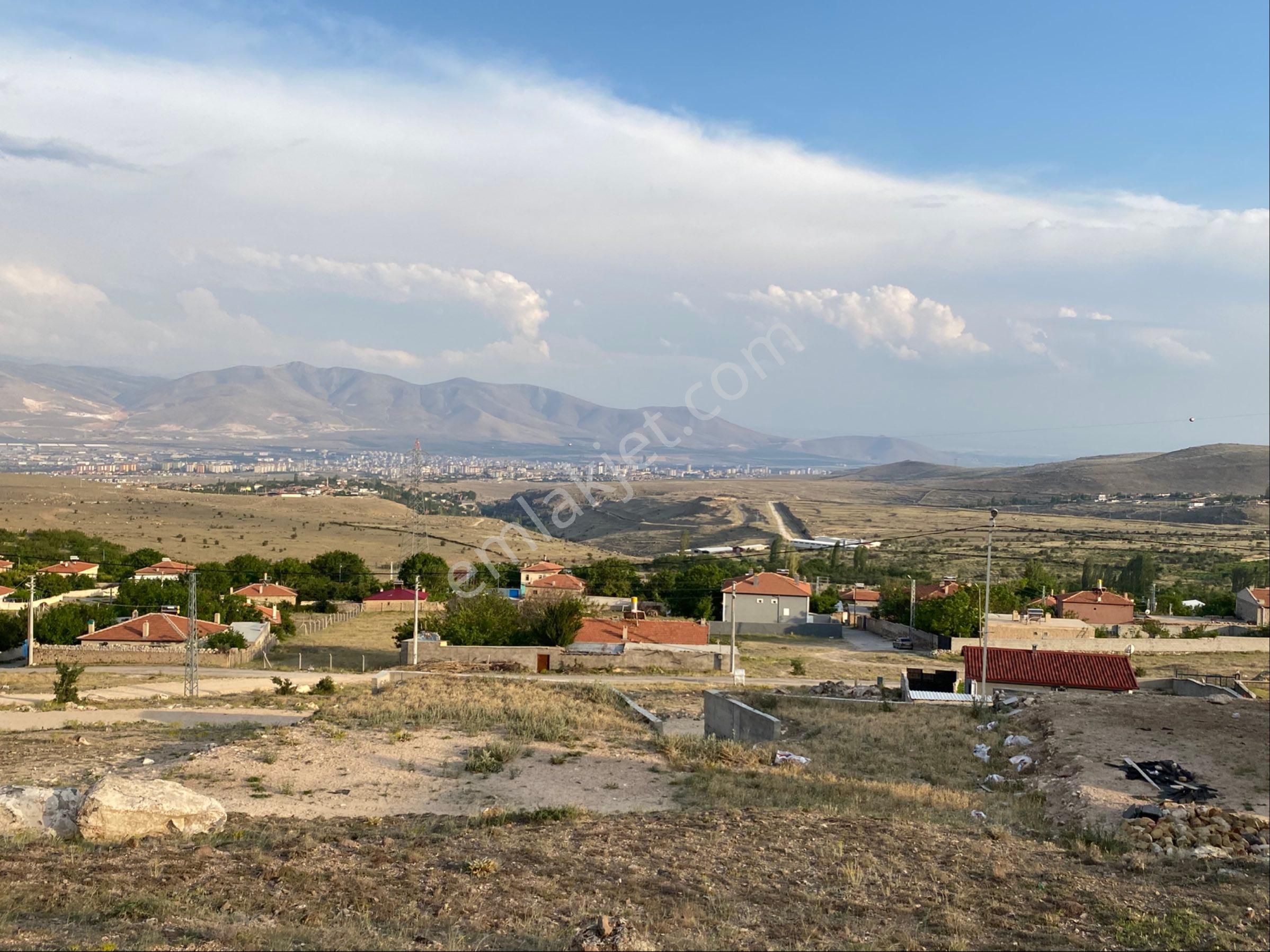Salih Emlak’tan Kırkpınar Köyünde Niğde Manzaralı 457 M2 İmarlı Parselli Arsa - Görsel 2