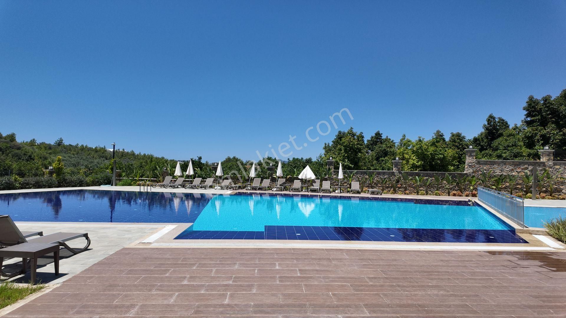 Alanya Oba'da Satılık Havuzlu Sitede Eşyalı 2+1 Daire - Görsel 17