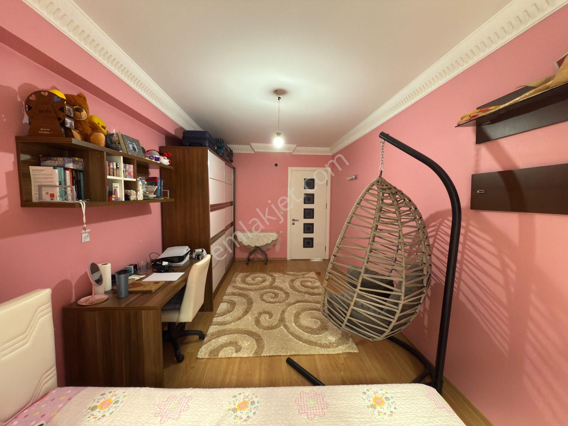 Bayraklıdede Mah. Satılık Deniz Manzaralı İş Yeri - Görsel 24