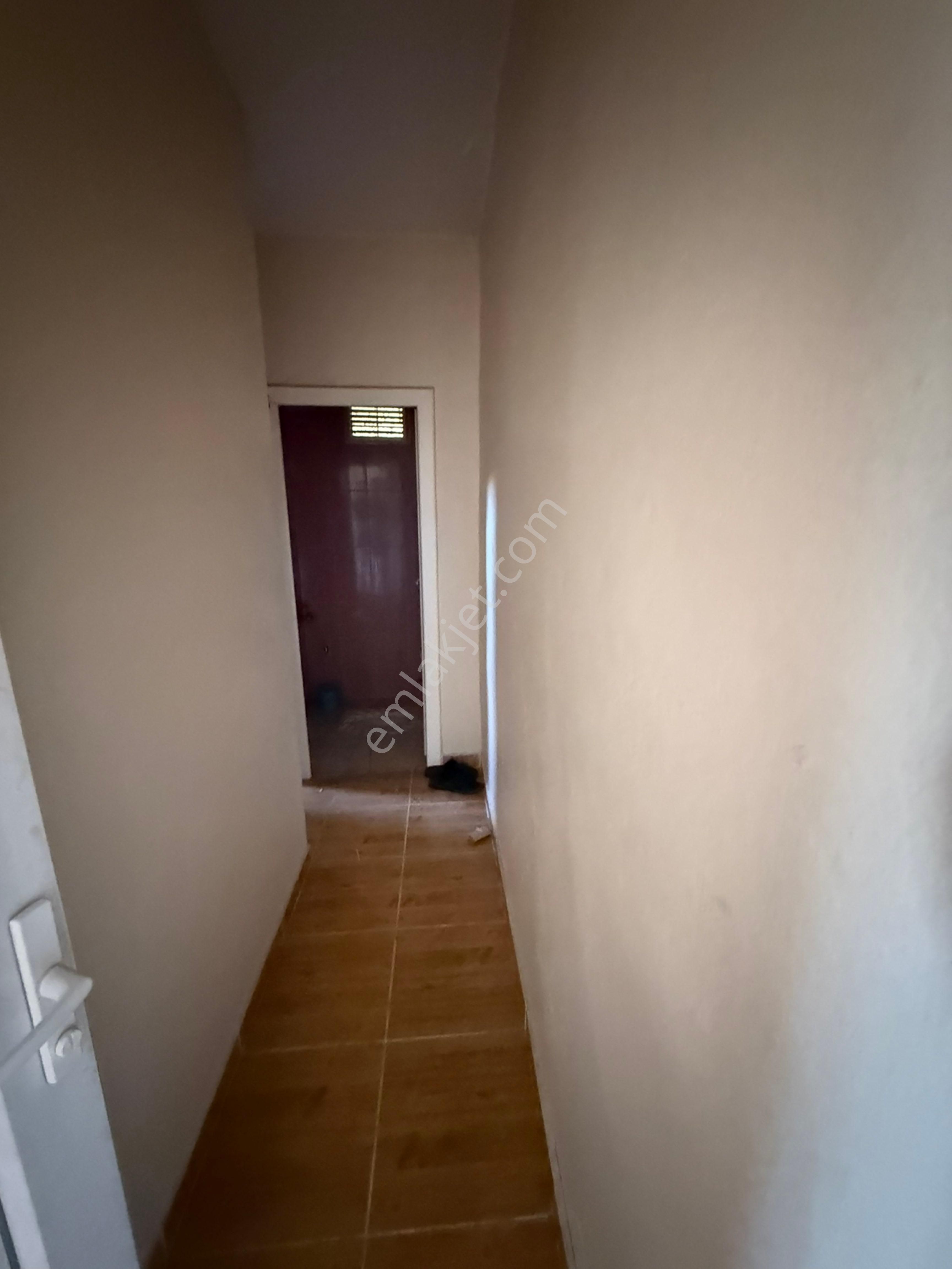 Kiremithane De 2 Katlı Satılık Müstakil - Görsel 15