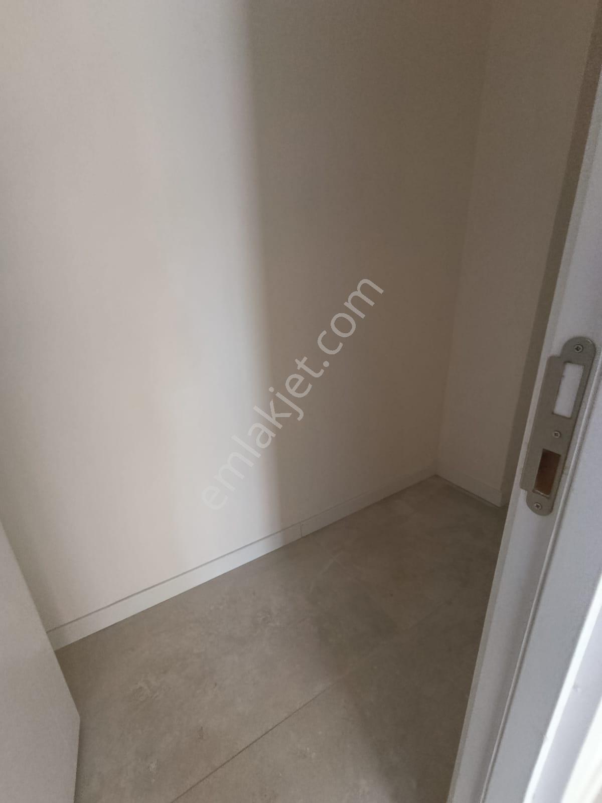 Çamlıca Mahallesinde 2+1 Özel Garajlı Satılık Daire - Görsel 9