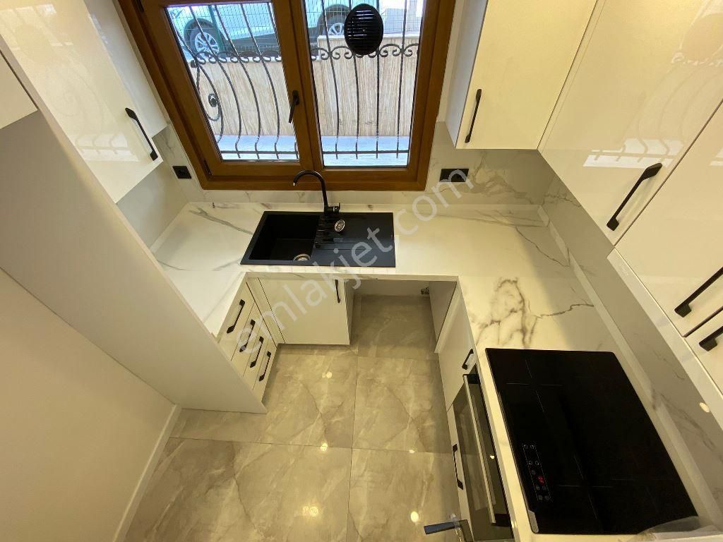 Kaçmaz'dan İdealtepe Sahilde Ayrı Mutfaklı & Balkonlu 75m² 1+1! - Görsel 8