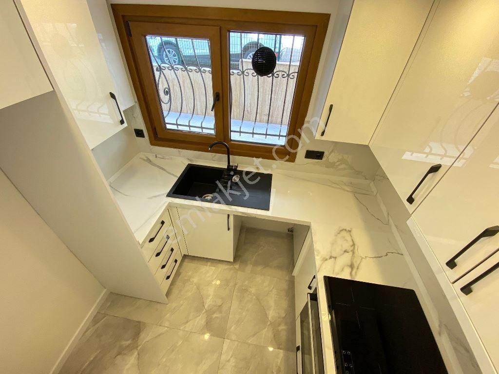 Kaçmaz'dan İdealtepe Sahilde Ayrı Mutfaklı & Balkonlu 75m² 1+1! - Görsel 12