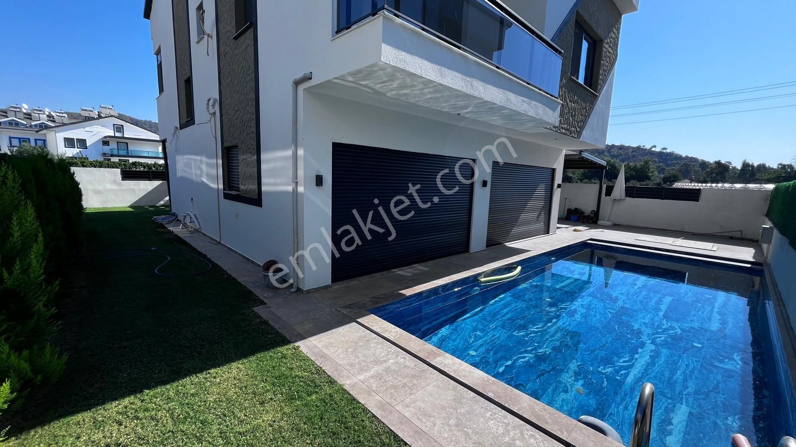 Stop'tan 6+1 Ultra Lüks Plaja 2,5 Km Müstakil Havuzlu Villa - Görsel 4