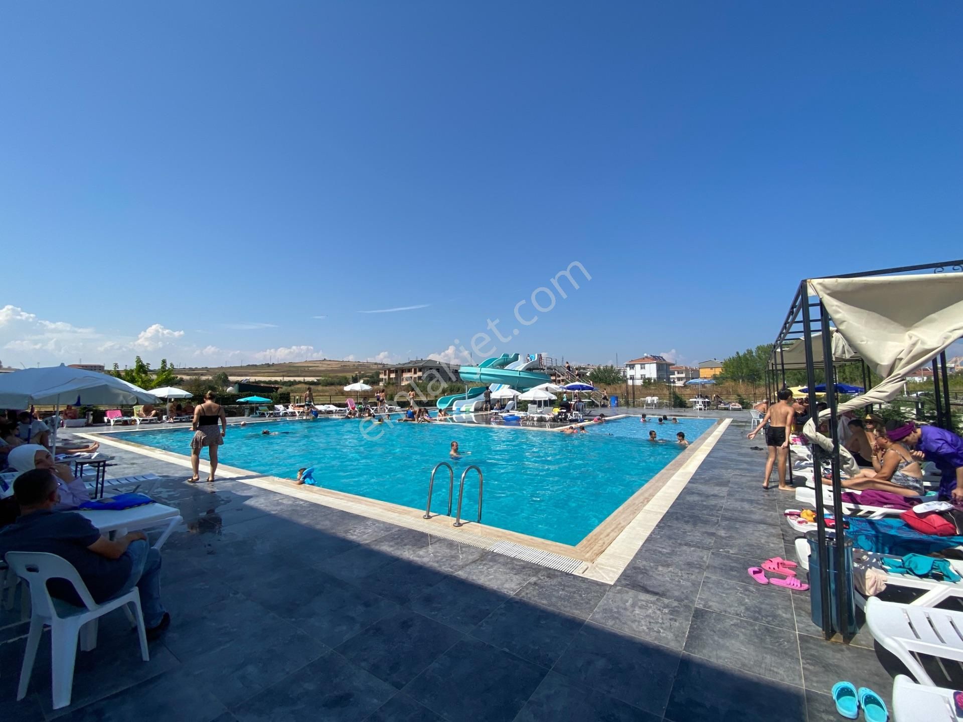 Aquaparklı Havuzlu Denize Yakın Sitede Kiralık 2+1 Daire - Görsel 7