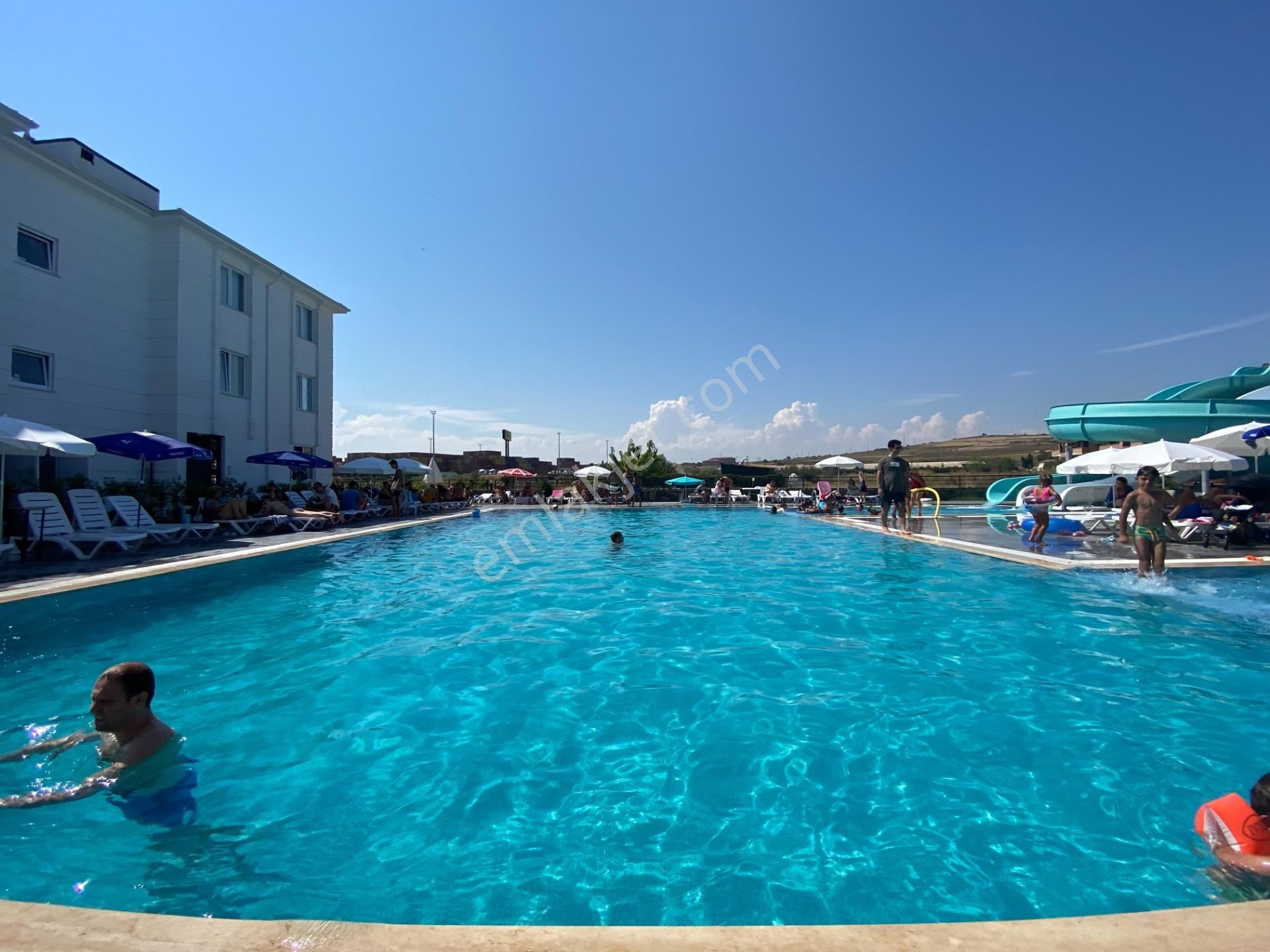 Aquaparklı Havuzlu Denize Yakın Sitede Kiralık 2+1 Daire - Görsel 6