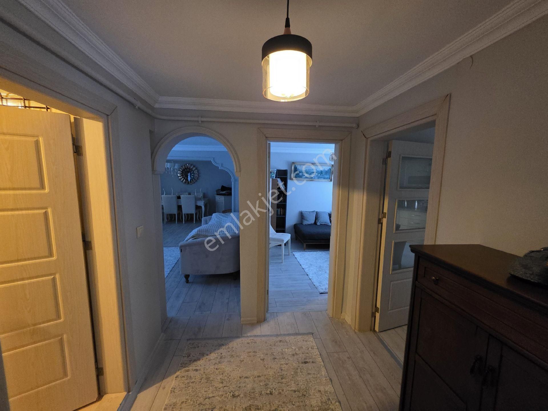 Bahçe İçerisinde İki Katlı Müstakil Ev, E5'e Yakın - Görsel 9