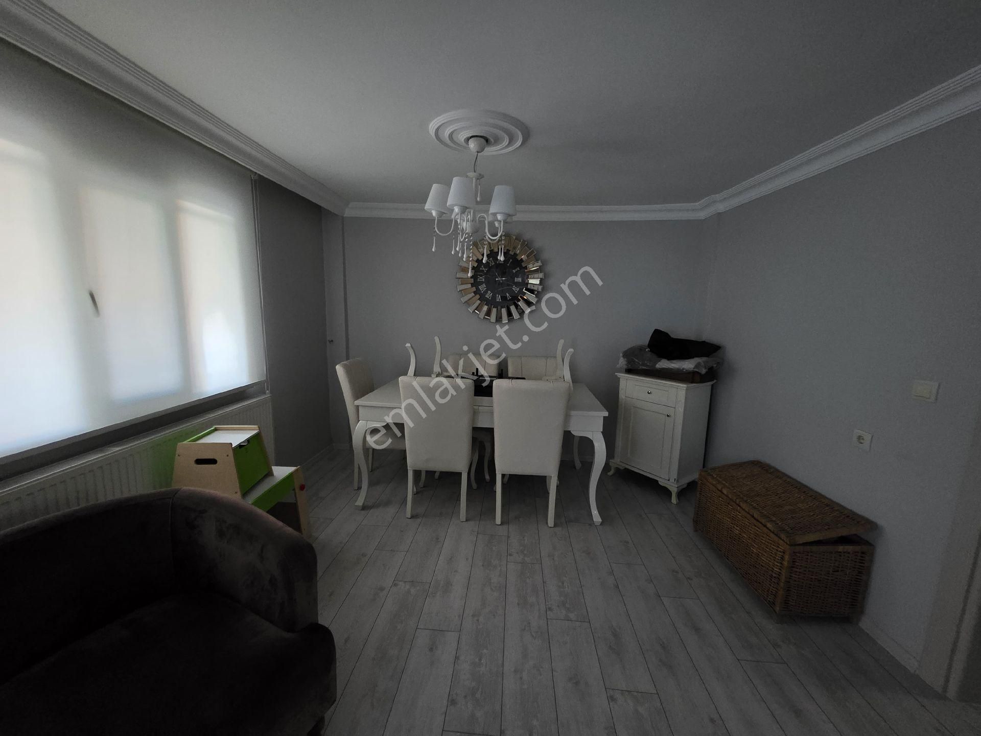 Bahçe İçerisinde İki Katlı Müstakil Ev, E5'e Yakın - Görsel 22