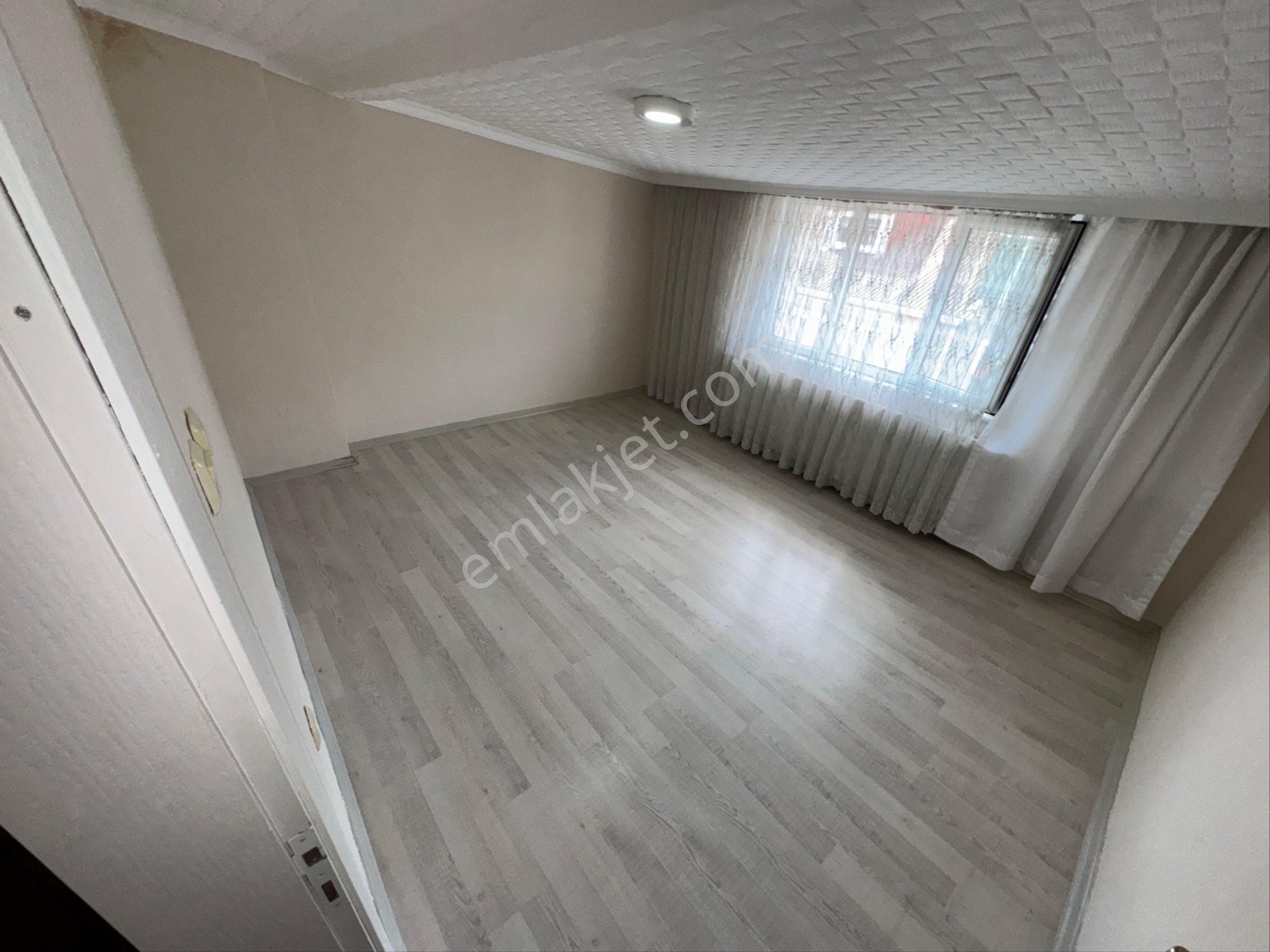 Zafer Yapı Gayrimenkulden Kiralık Çatıkatı 2+1 100m2 Komili Balkonlu Aile Binası Cebeci Mahde - Görsel 9