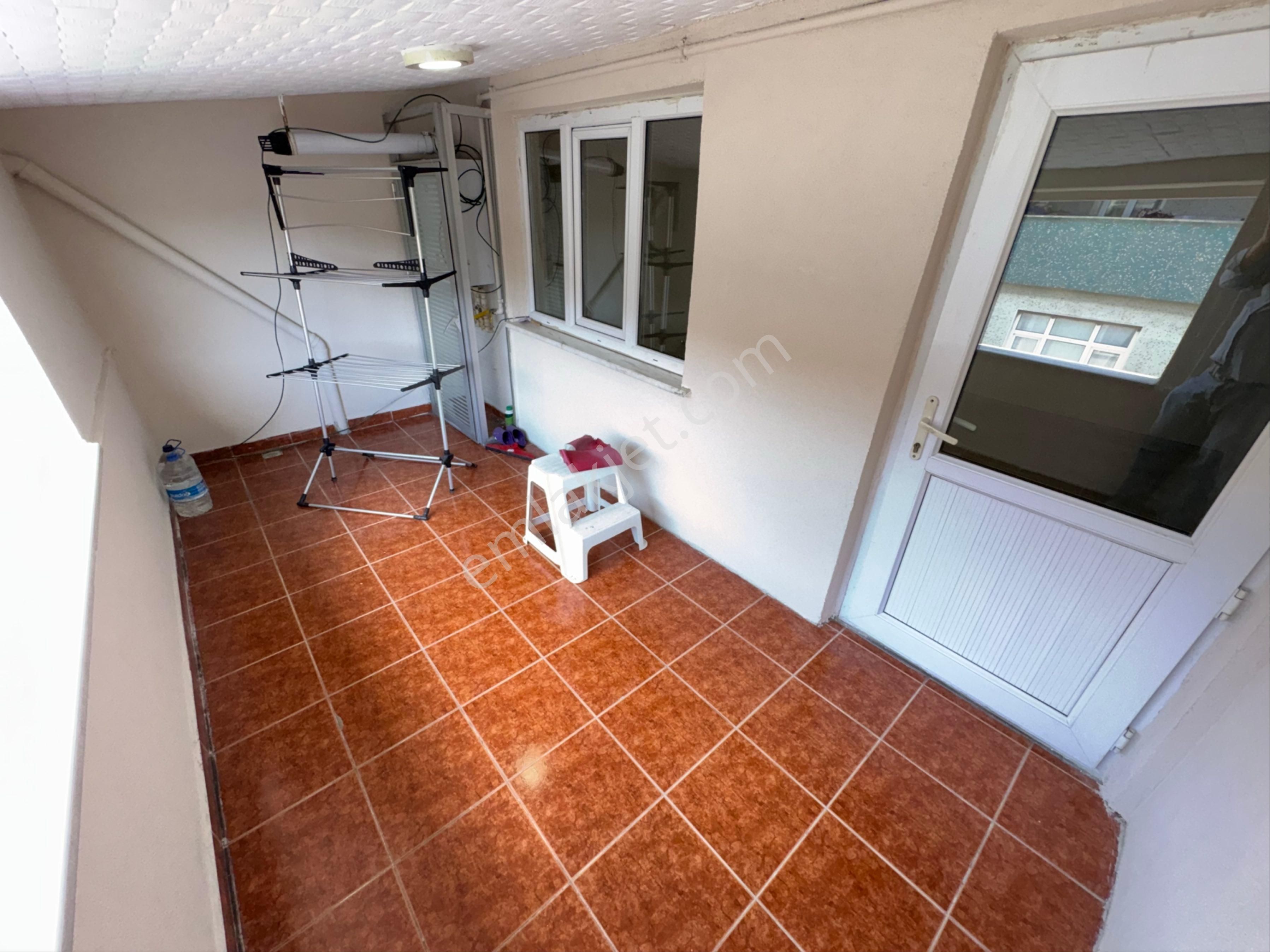 Zafer Yapı Gayrimenkulden Kiralık Çatıkatı 2+1 100m2 Komili Balkonlu Aile Binası Cebeci Mahde - Görsel 6