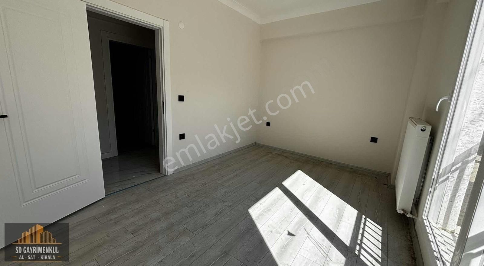 Gömeçte 2+1 Giriş Kat Şehir İmkânlarına Yürüyerek Ulaşın - Görsel 4