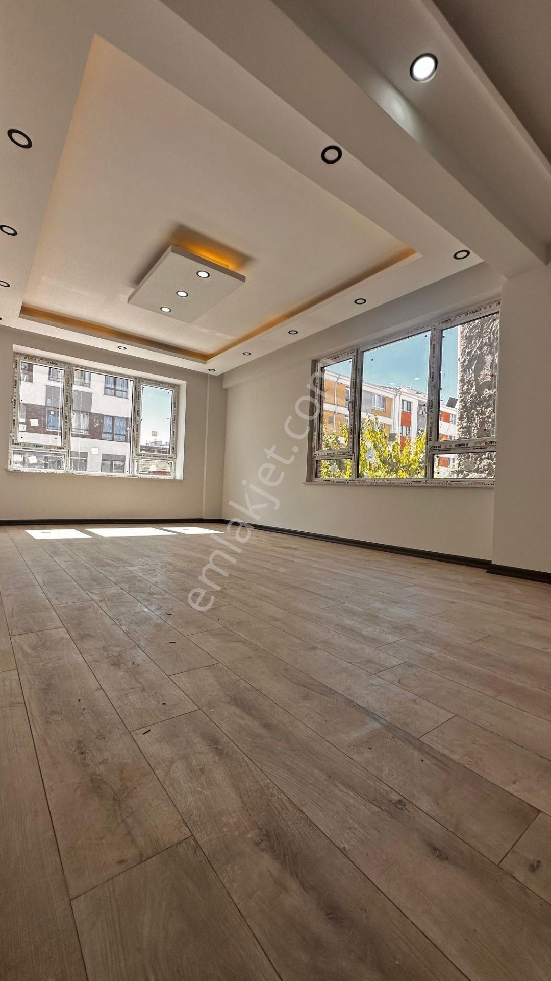 Eskişehir - Tepebaşı - Esentepe Mahallesi Eğitimciler Caddesi Yakını Acil Satılık