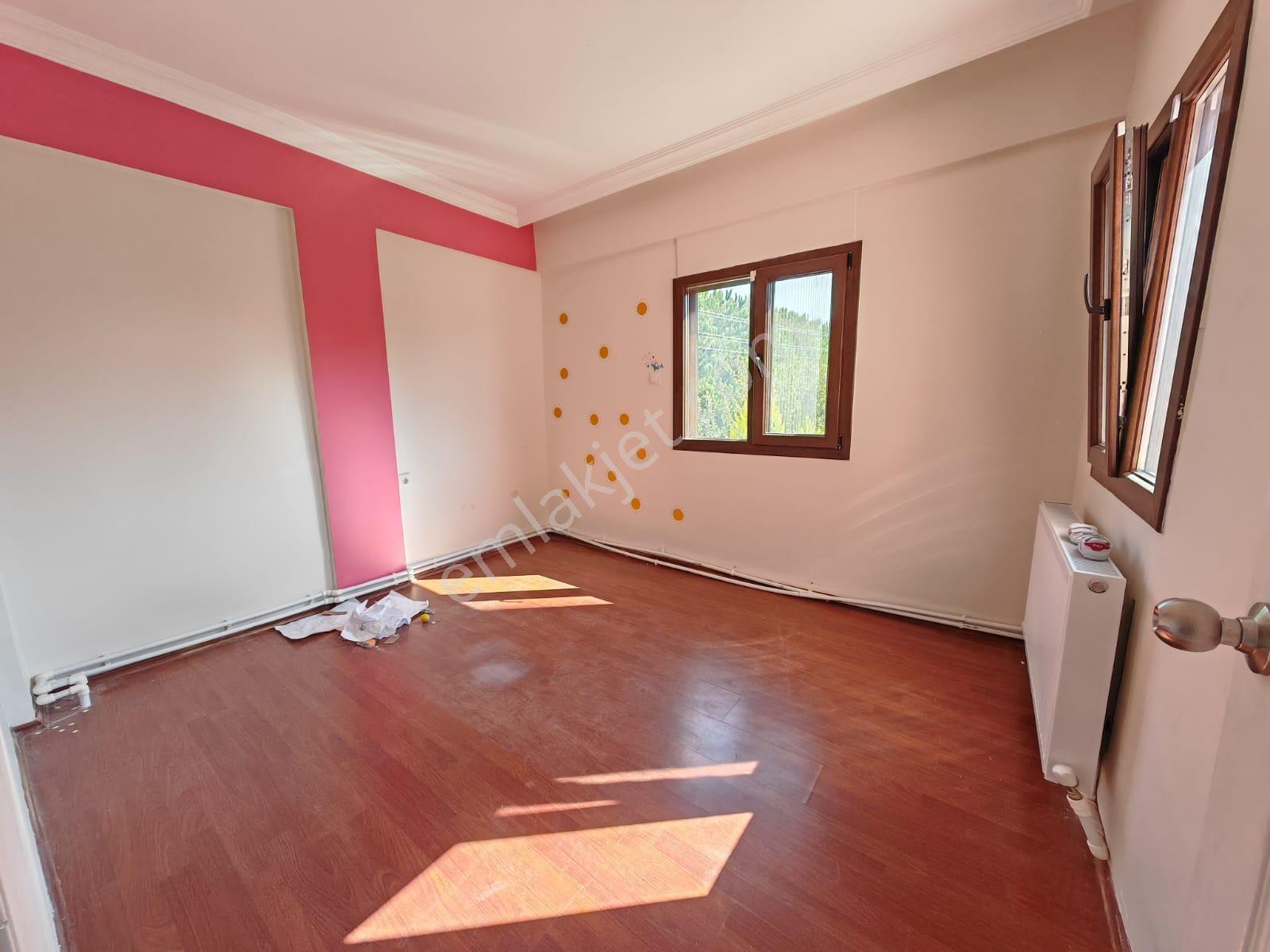 Satılık Konut Sitesinde Özel Havuzlu 4+1 Bahçeli Doğalgazlı Villa - Görsel 24